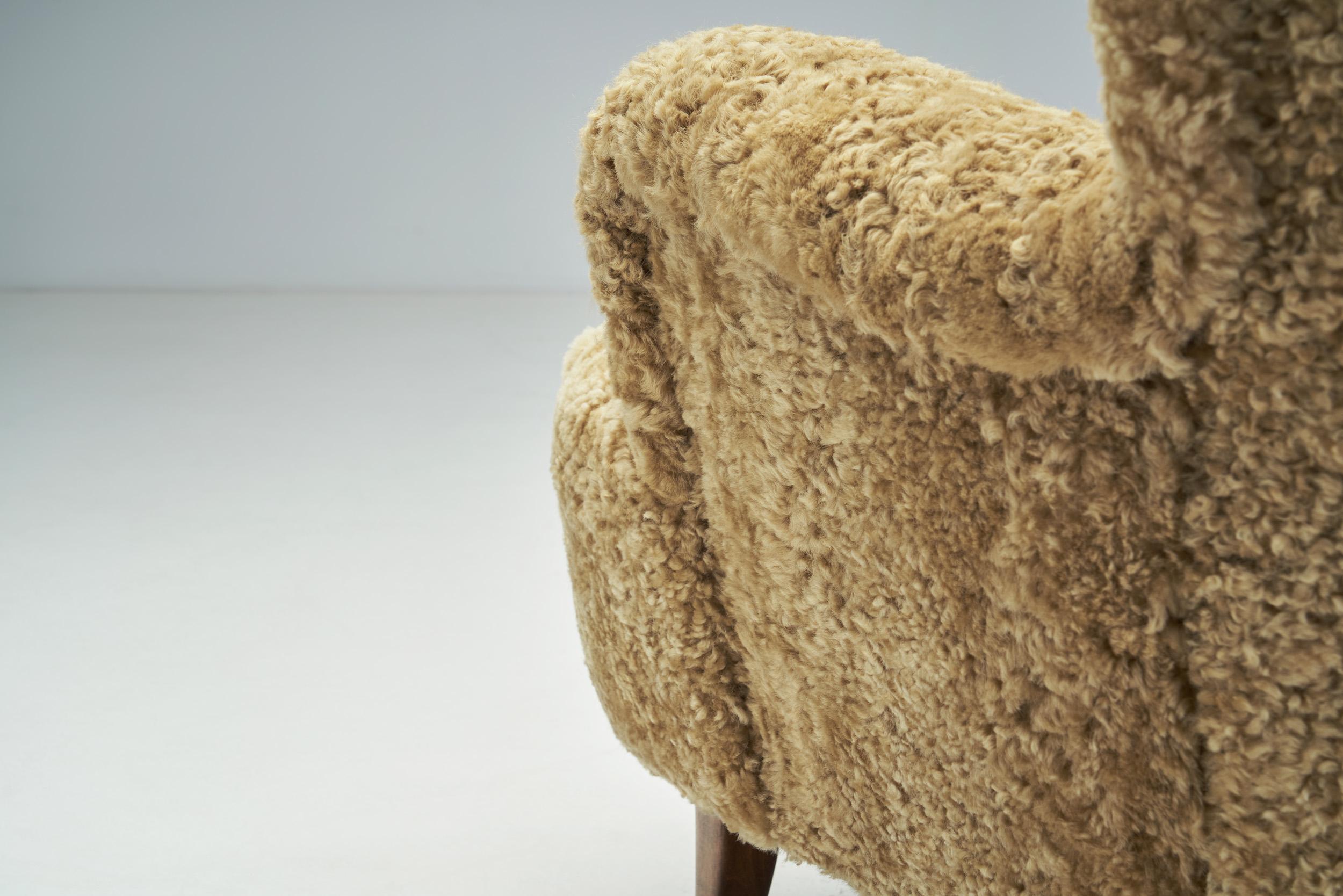 “Laila” Armchairs in Sheepskin by Ilmari Lappalainen for Asko, Finland 1950s For Sale 8