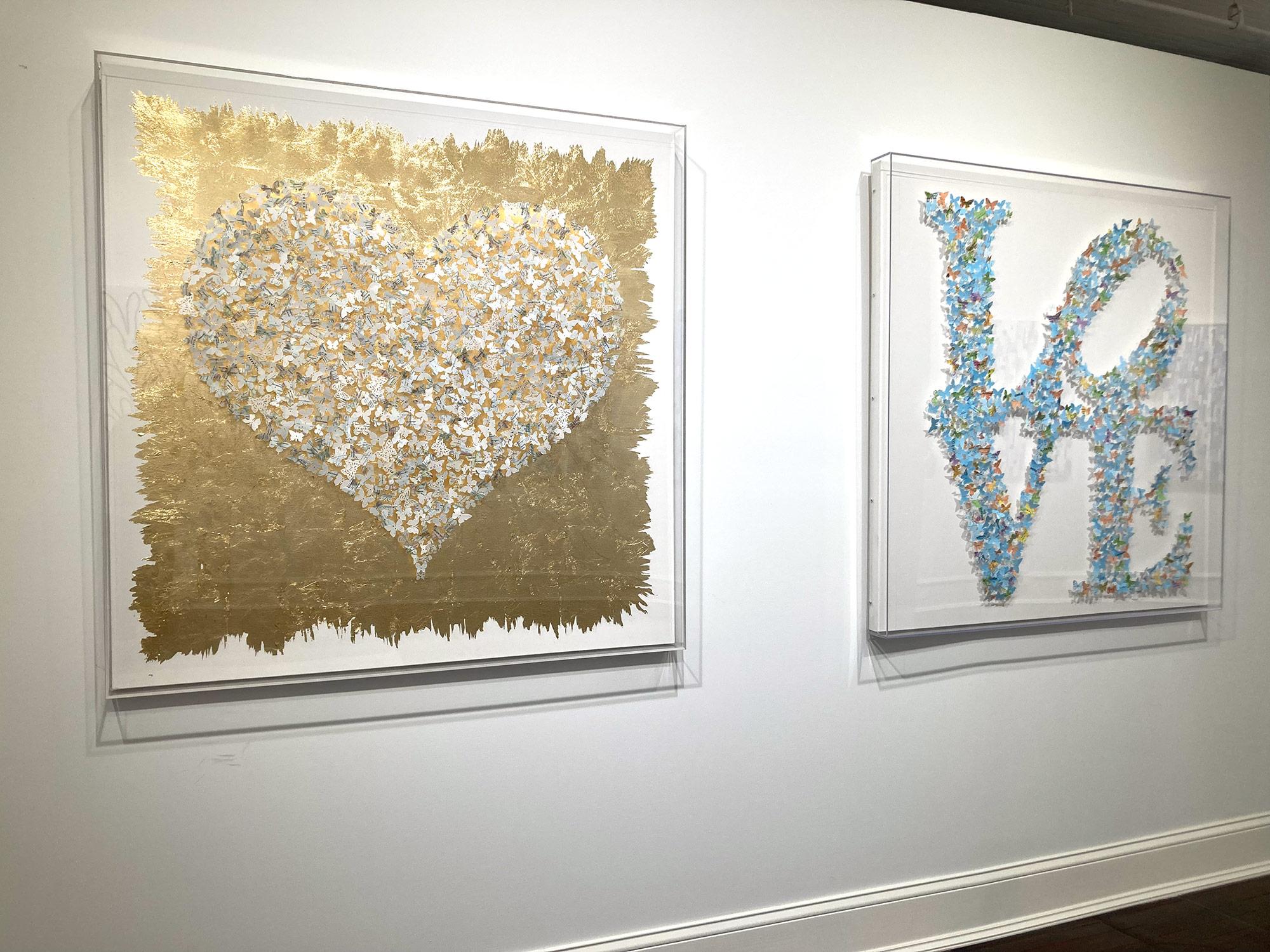 Peinture de papillons sur toile « Come Together - Gold Leaf Heart » (Come Together - Heart en feuille d'or) 8