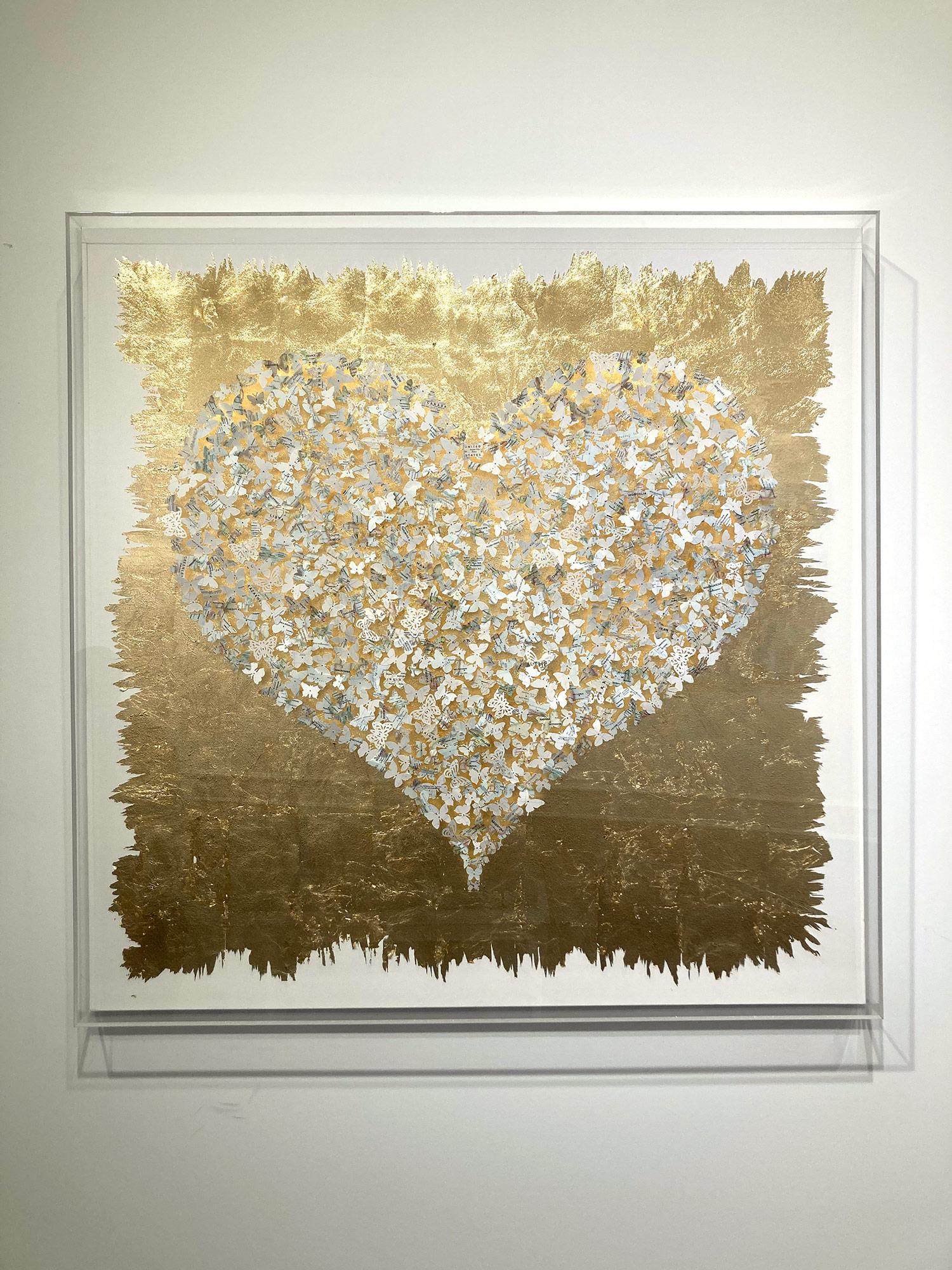 Peinture de papillons sur toile « Come Together - Gold Leaf Heart » (Come Together - Heart en feuille d'or) 9