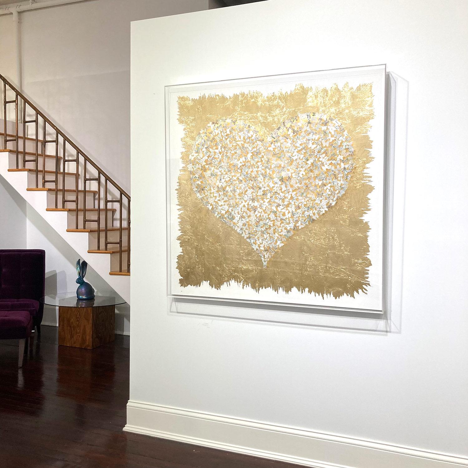 Peinture de papillons sur toile « Come Together - Gold Leaf Heart » (Come Together - Heart en feuille d'or) 15