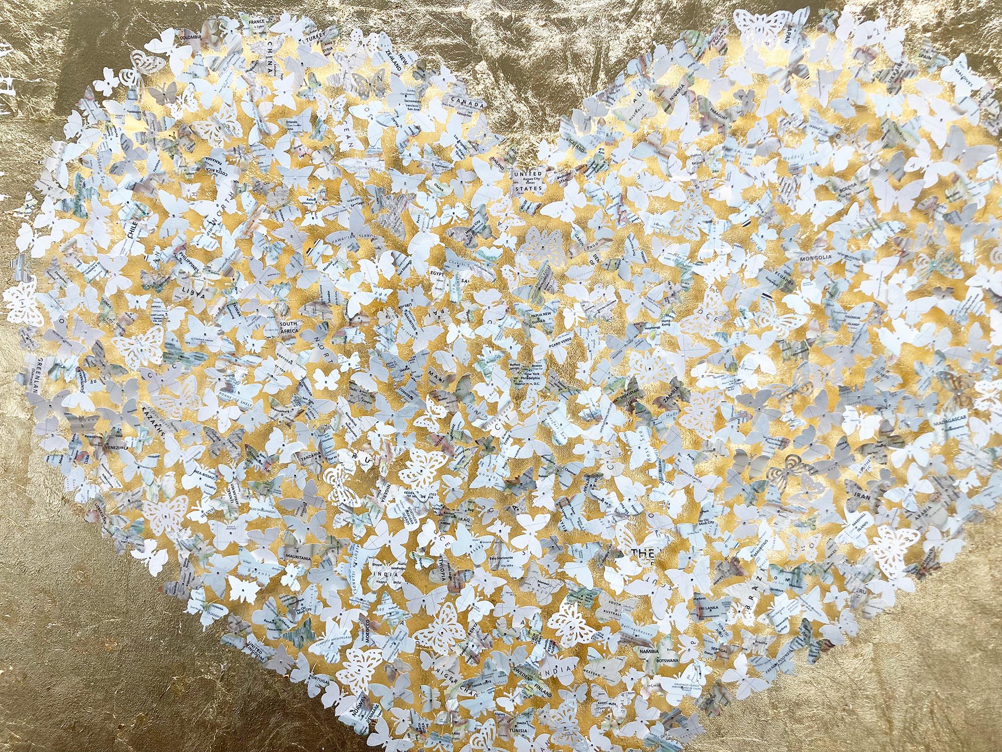 Peinture de papillons sur toile « Come Together - Gold Leaf Heart » (Come Together - Heart en feuille d'or) - Painting de Laila Jalallar