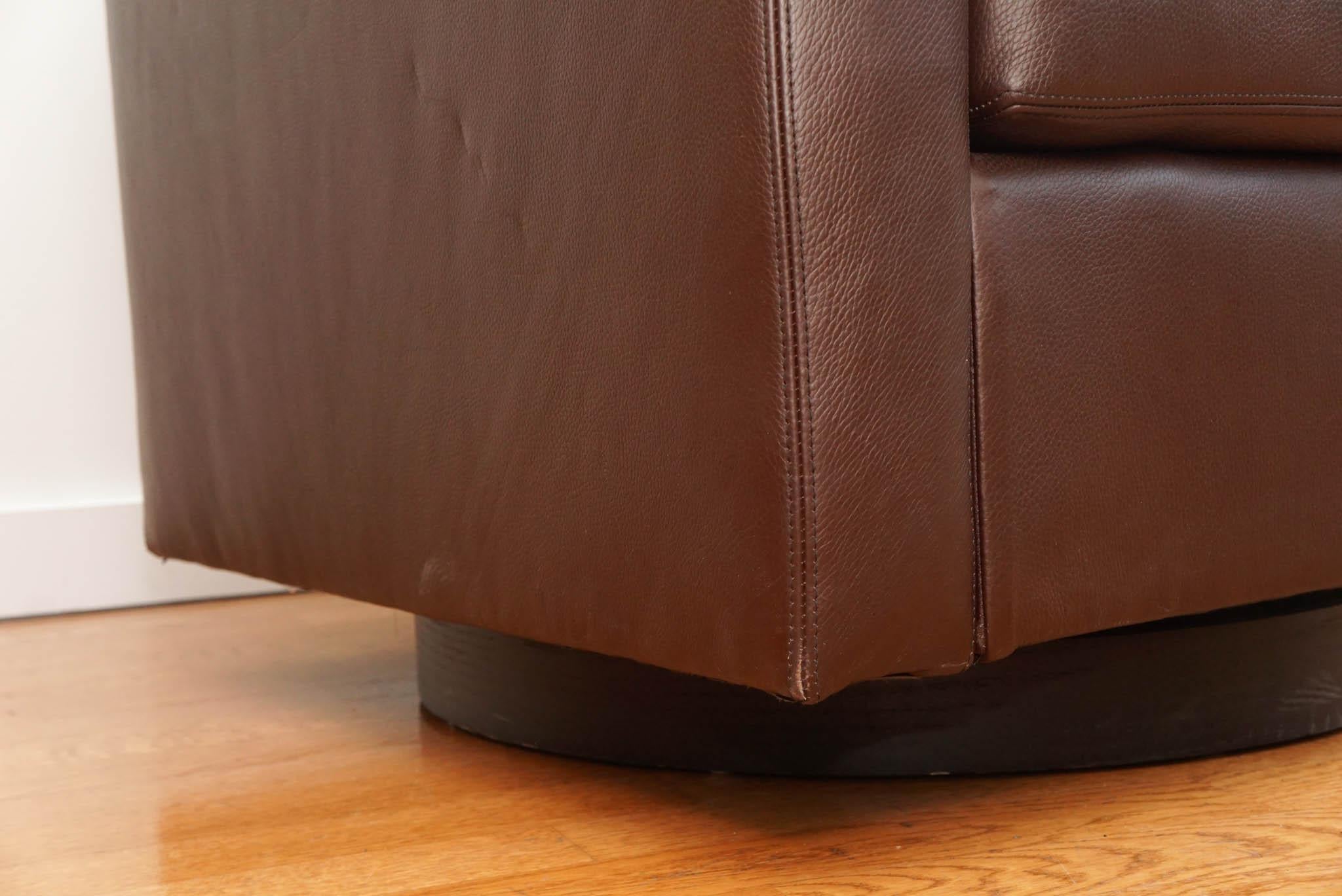 Cuir Fauteuil pivotant en cuir Laird en vente