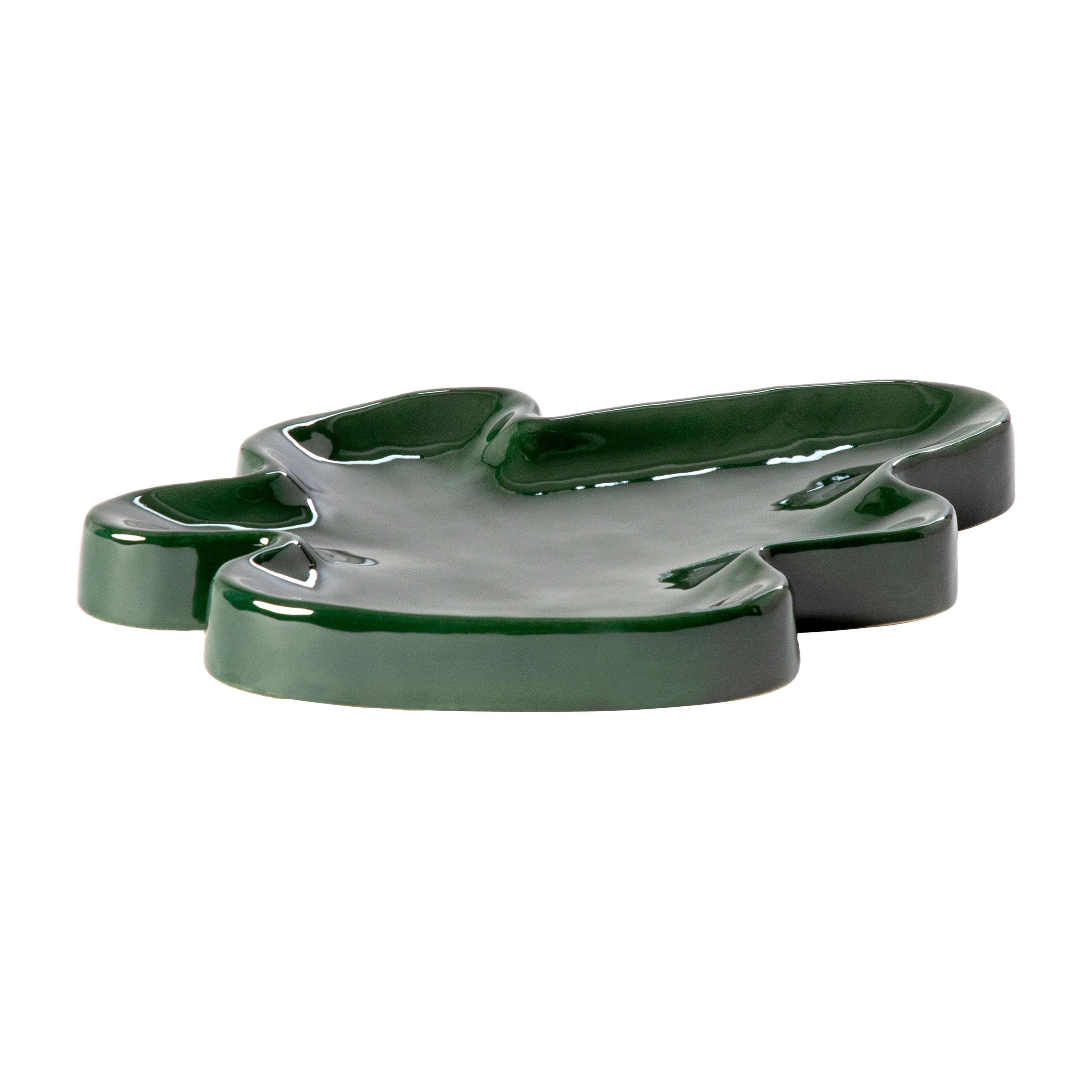 Lake big emerald tray by Pulpo
Dimensions: D41 x W24 x H4 cm
Materials: ceramic

Also available in different colours.

These charming additions allow you to create a true tablescape environment; from the tones and textures of the urban