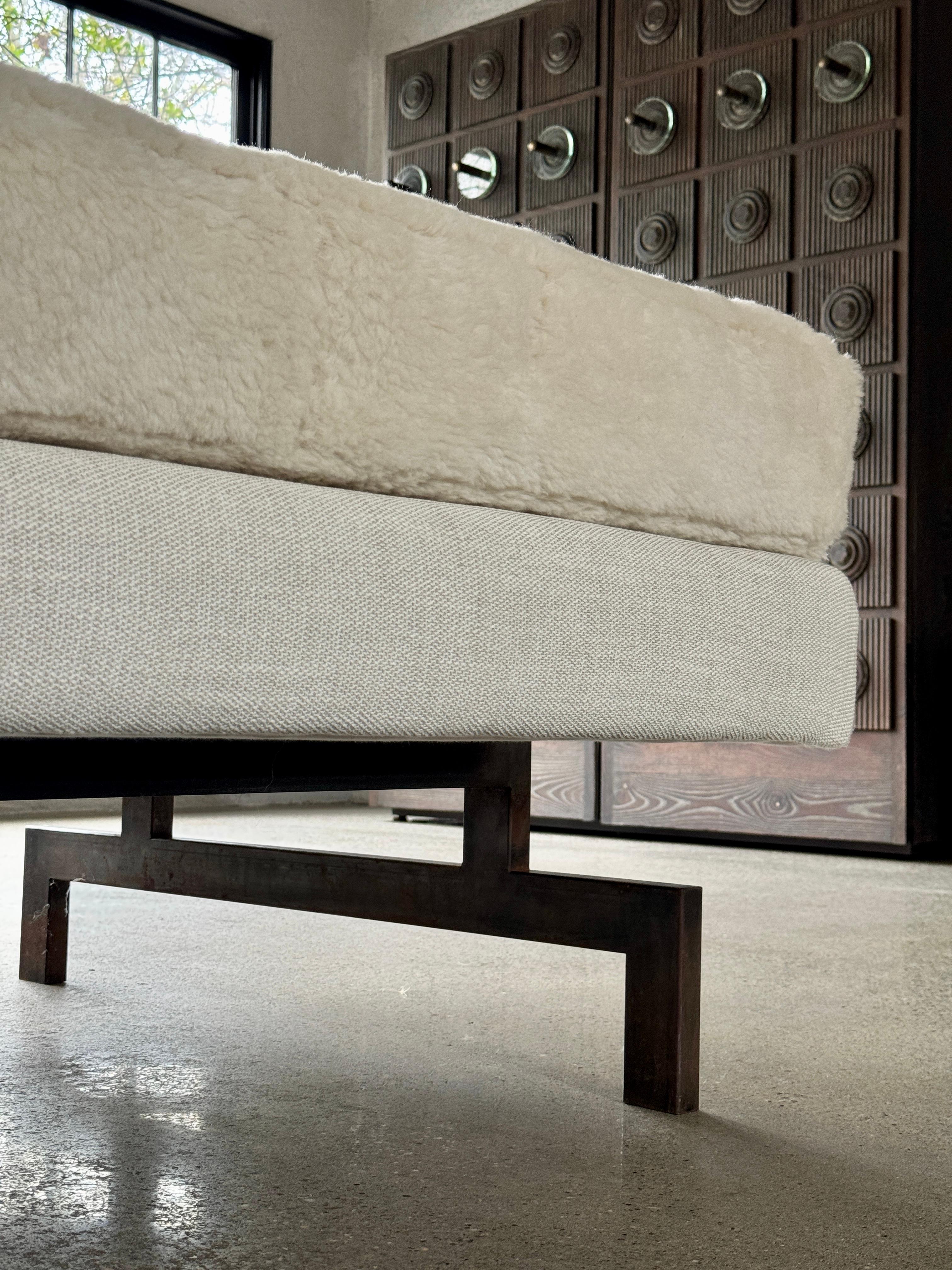 Méridienne de la collection de Michael Del Piero Neuf - En vente à Chicago, IL