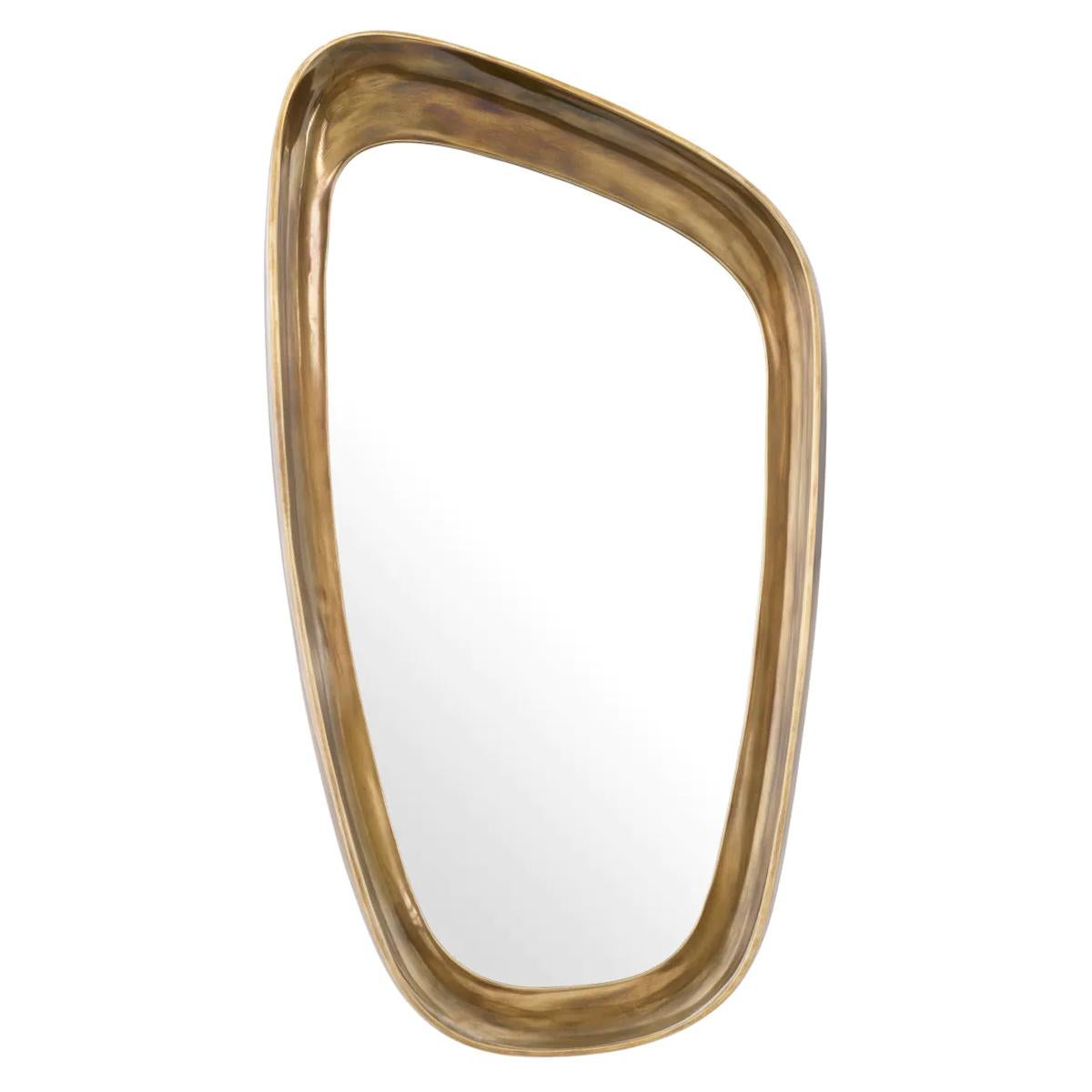 Mirror Lake Medium with aluminium frame in 
vintage brass finish and with mirror glass.