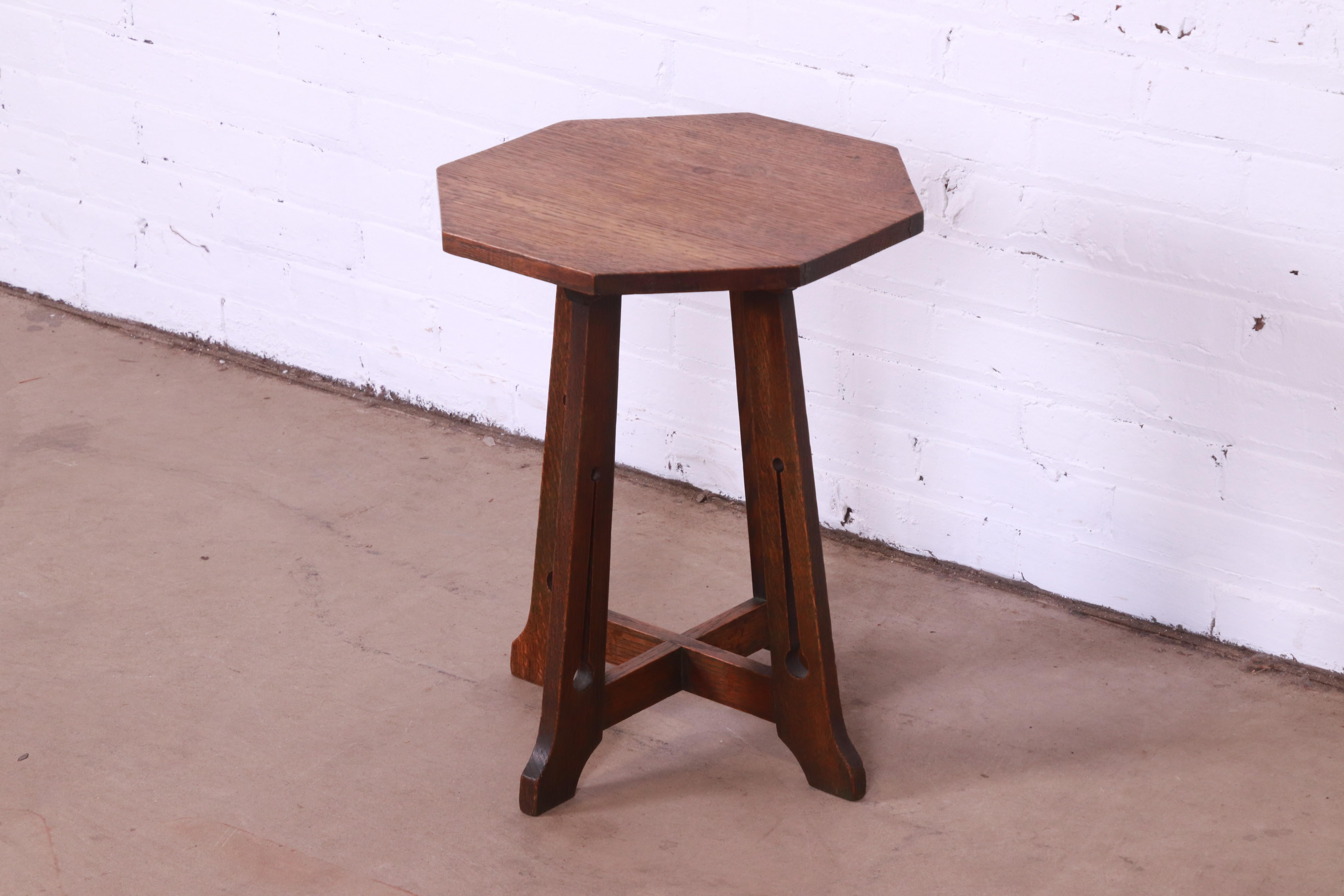American Lakeside Craft Shops Arts & Crafts Mission Oak Octagonal Side Table, Circa 1900