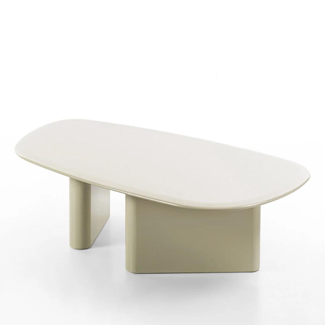Coffee Table Lakk Beige H30 with all structure
in wood in beige glossy lacquered finish.
Also available on request in deep brown or red brown finish.
Also available on request in:
L98xD74xH25cm or in L76xD77xH35cm.