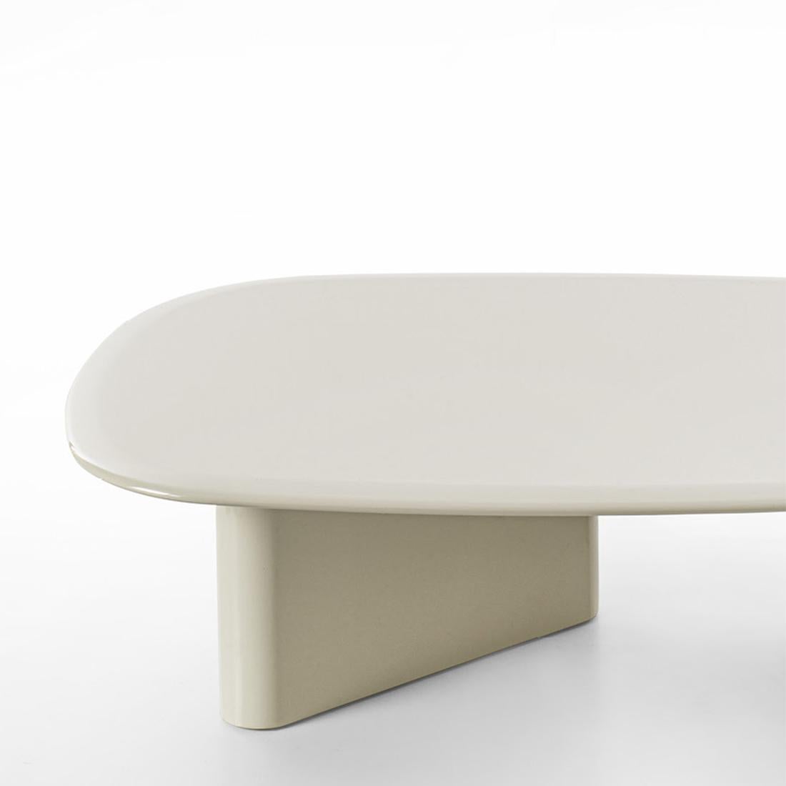 Italian Lakk Beige H30 Coffee Table For Sale