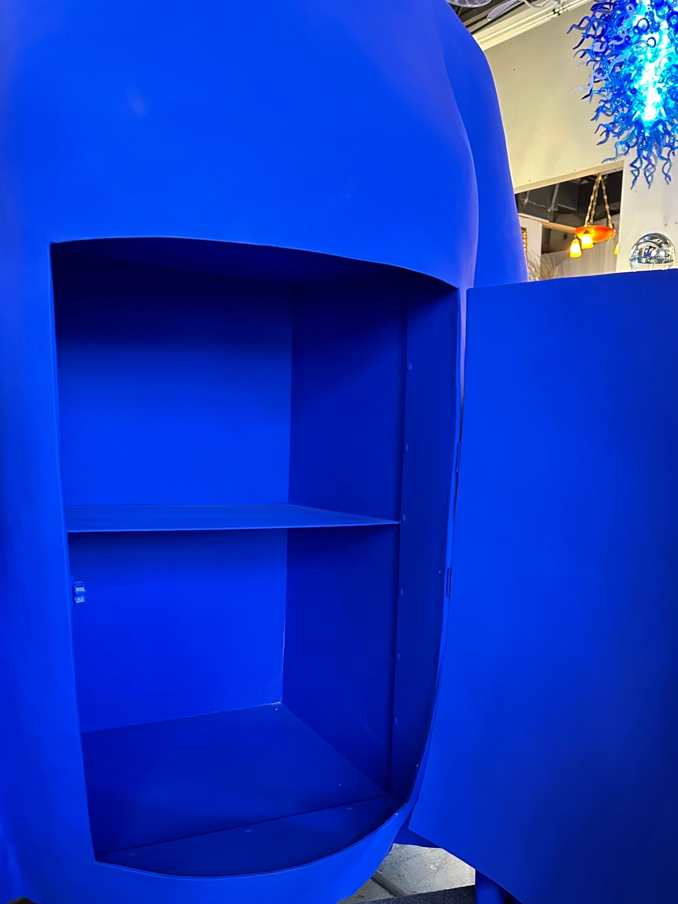 Lalanne Style Life Size Ape Shaped Dry Bar in blu vibrante in vendita 1