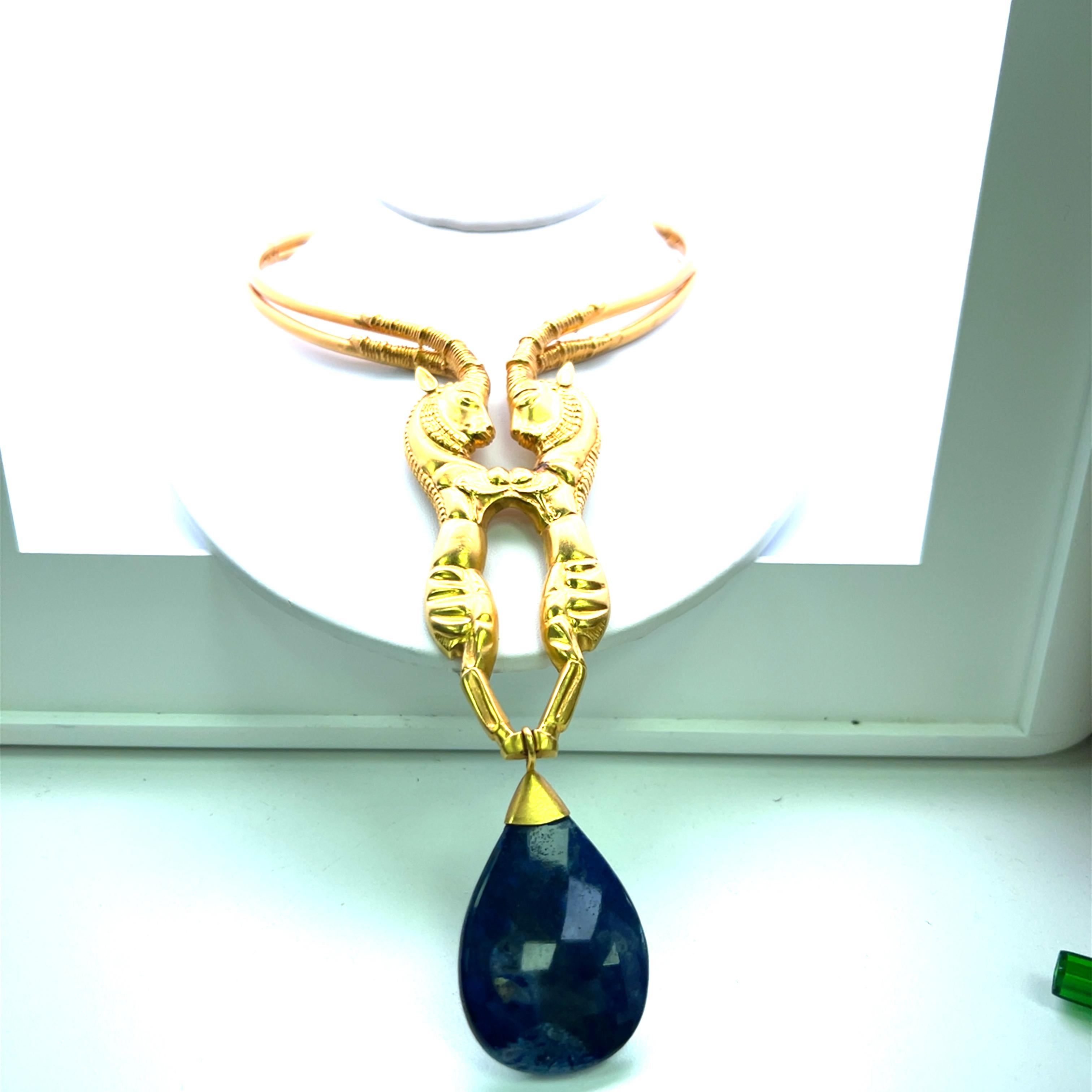 Collana Lalaoonis a testa di ariete vintage da 177,80 grammi in oro giallo 24 carati In condizioni buone in vendita a New York, NY