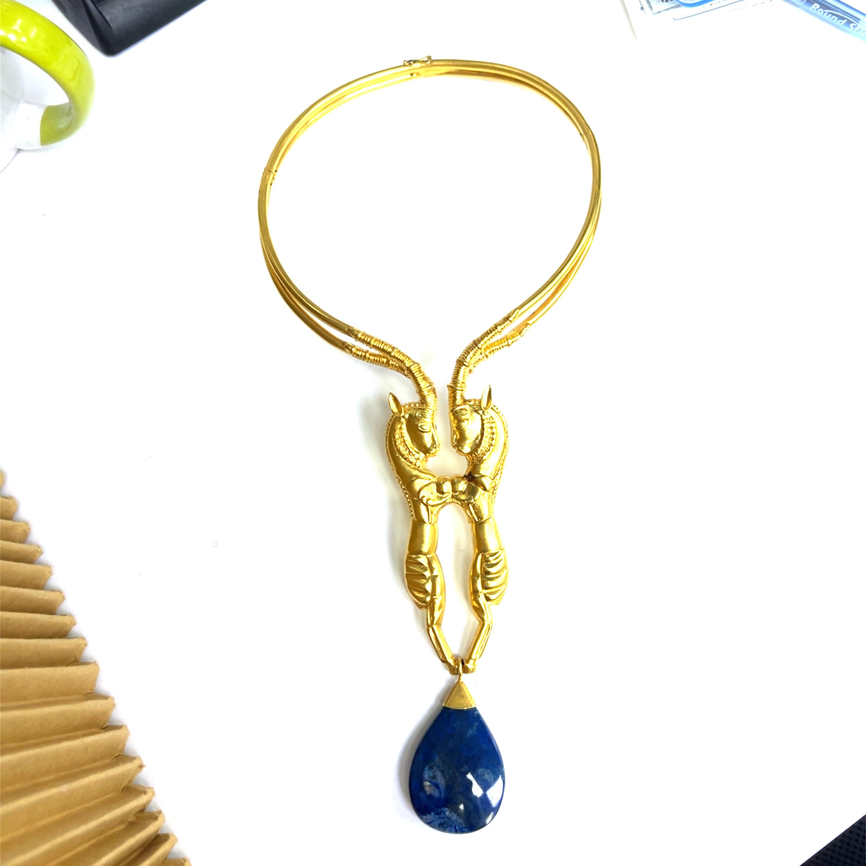 Collana Lalaoonis a testa di ariete vintage da 177,80 grammi in oro giallo 24 carati in vendita 2