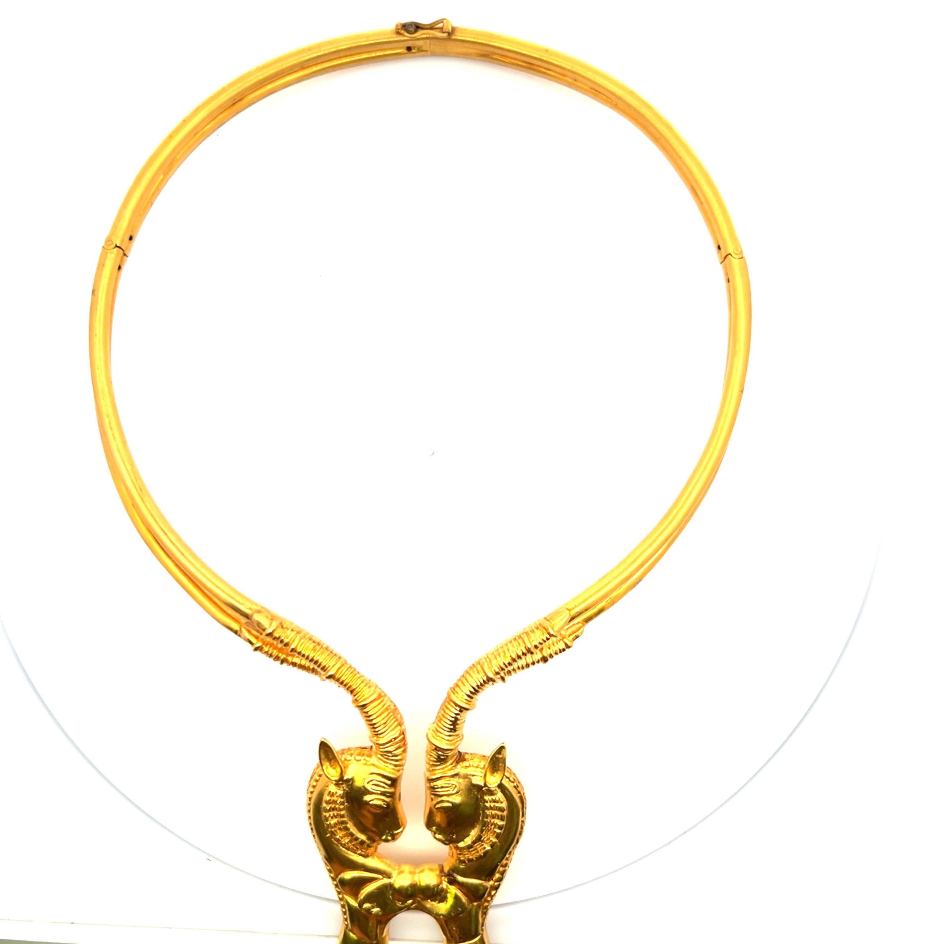 Collana Lalaoonis a testa di ariete vintage da 177,80 grammi in oro giallo 24 carati in vendita 3