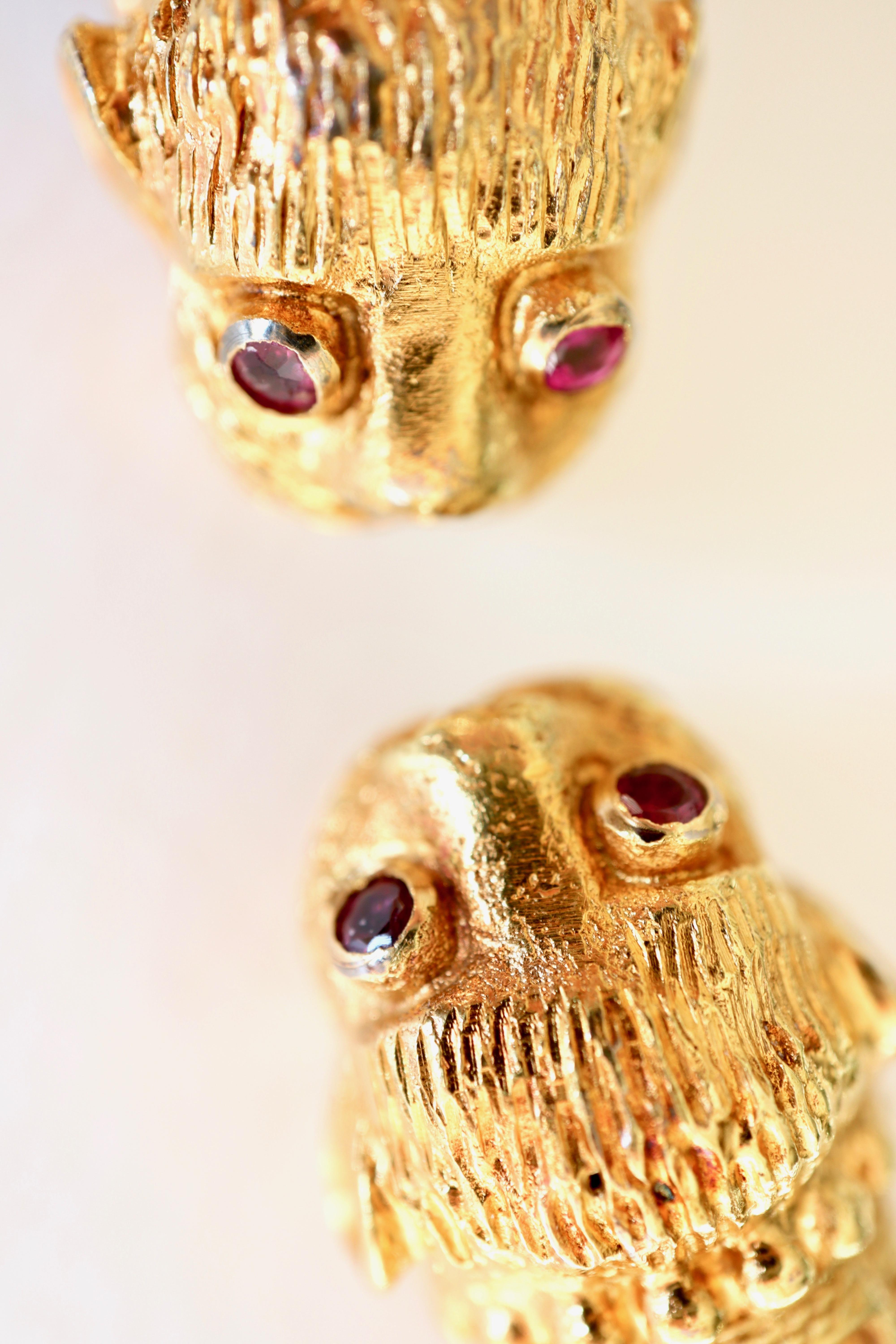 Lalaounis Collier de têtes de lion en or jaune 18 carats, saphirs et rubis en vente 6