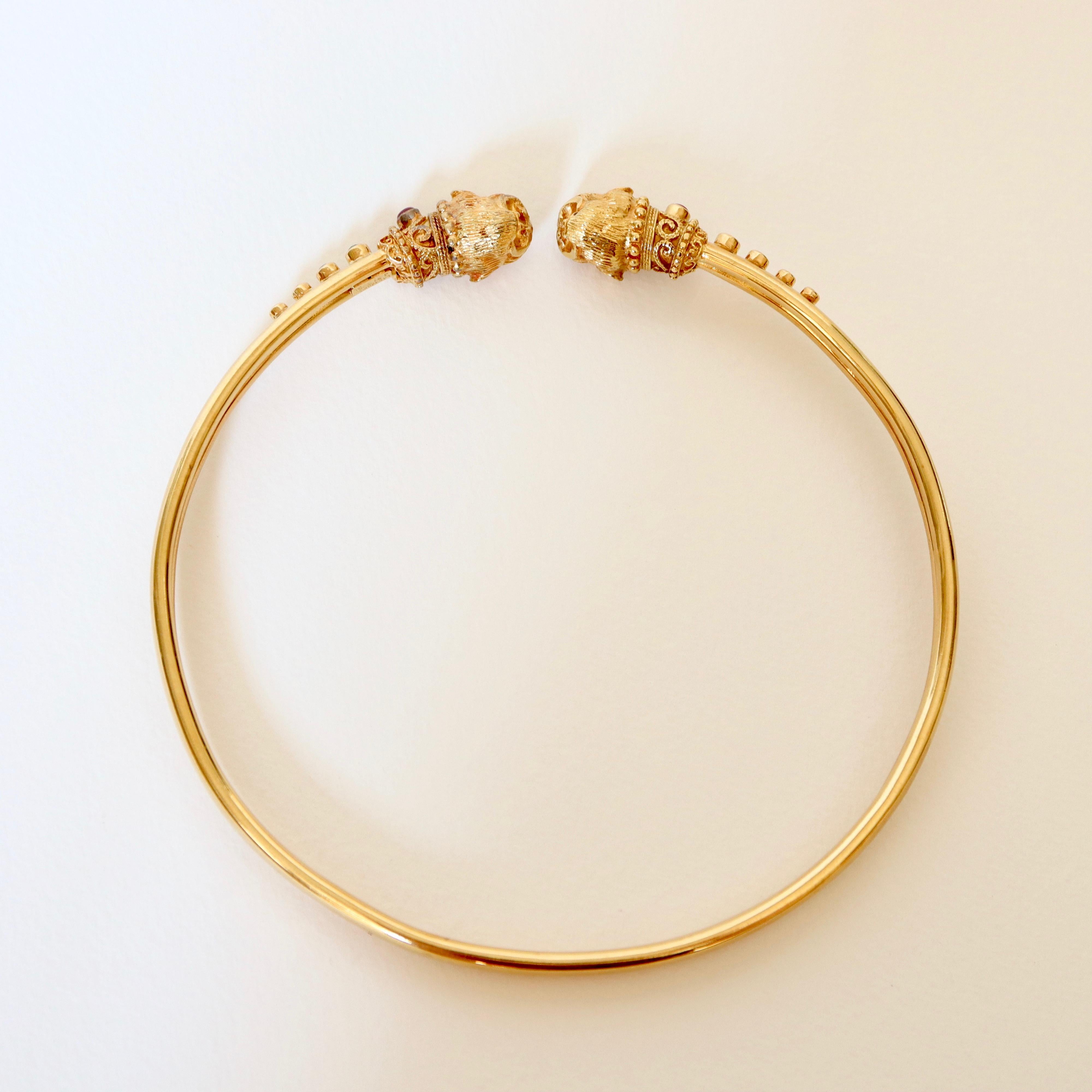 Lalaounis Collier de têtes de lion en or jaune 18 carats, saphirs et rubis en vente 8