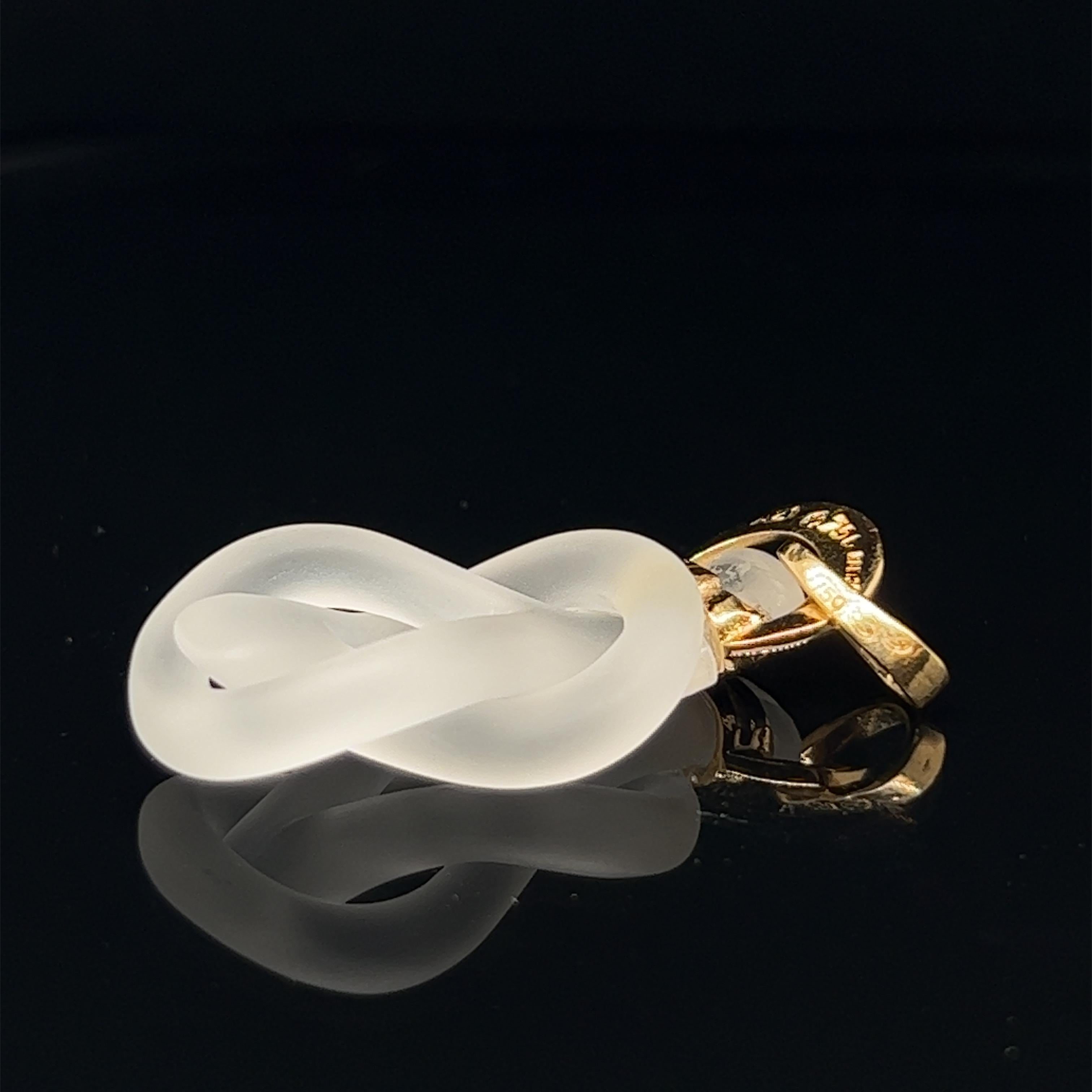 Lalaounis 18 Karat Yellow Gold and Rock Crystal Herkules Knot Pendant In Good Condition In Zurich, CH