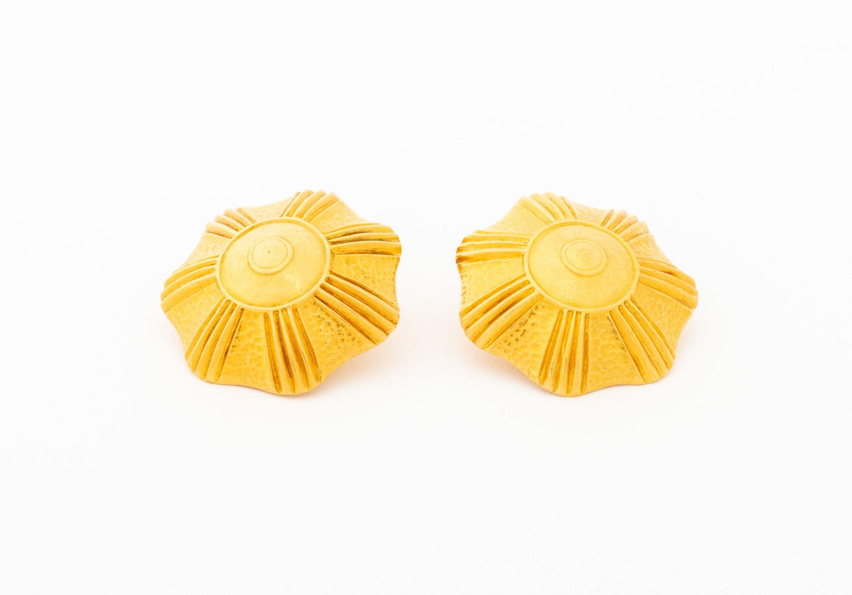Boucles d'oreilles en or jaune 18K de Lalaounis Bon état - En vente à Queens, NY