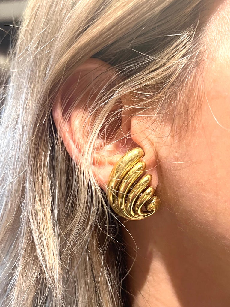 Women's Lalaounis 18kt Yellow Gold Fan Earrings For Sale