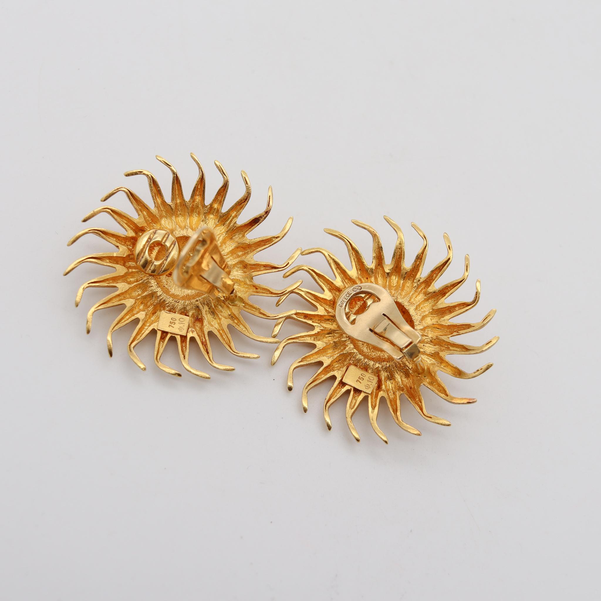 Modernist Lalaounis 1970 Hellenistic Sun Burst Clips Earrings in Solid 18Kt Yellow Gold For Sale