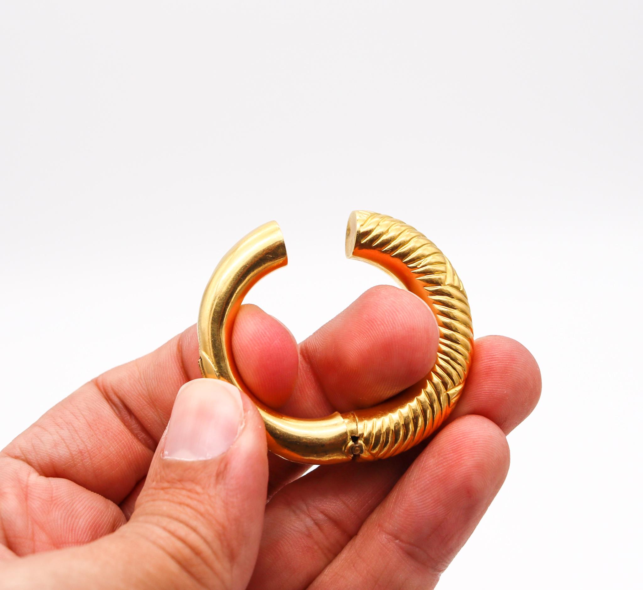 Lalaounis 1970 the Minoans & Mycenaeans Hoops Earrings in Solid 18kt Yellow Gold 1