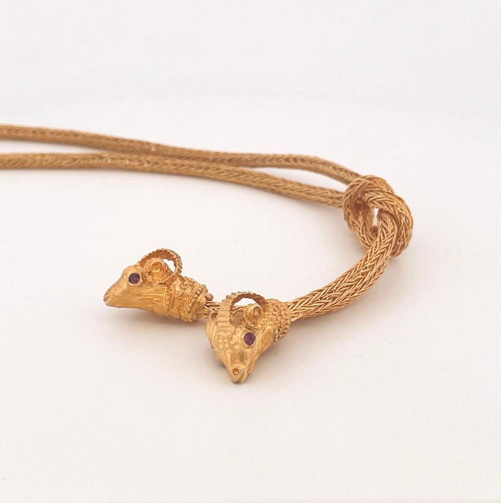 Lalaounis Halskette mit Widderkopf aus 18 Karat Gelbgold im Lariat-Stil, 1980er Jahre (Modernistisch) im Angebot