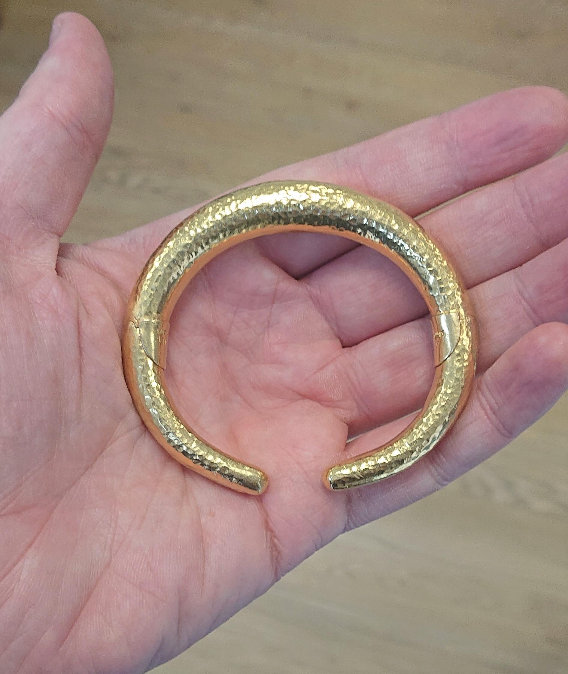 Lalaounis 22 Carat Hammered Yellow Gold Double Hinged Bangle In Excellent Condition For Sale In London, GB