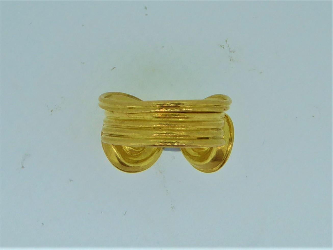 Lalaounis 22 Carat Yellow Gold Swirl Ring. The gold swirl ring with Lalaounis makers marks and stamped 