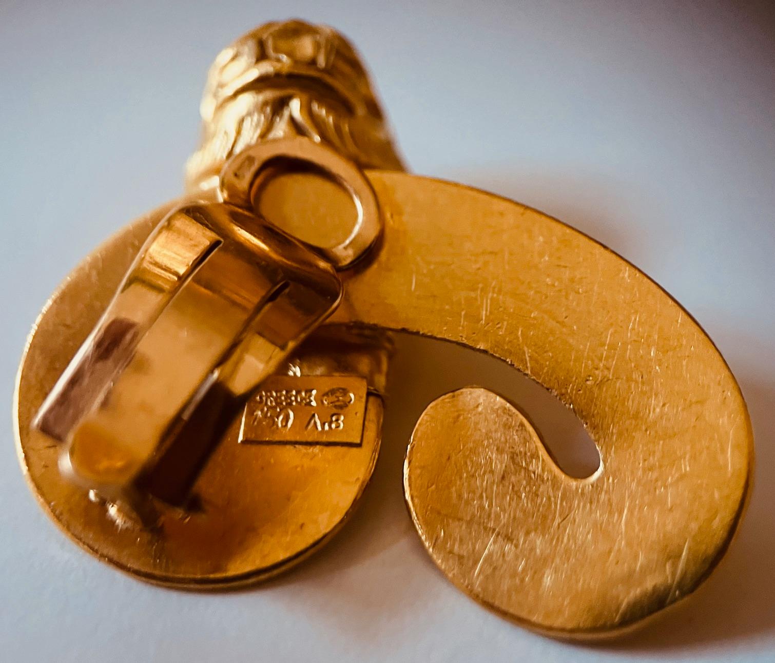 LALAOUNIS - Une paire de Clips d'oreilles à tête de lion en or jaune 22ctS C-roll. en vente 8