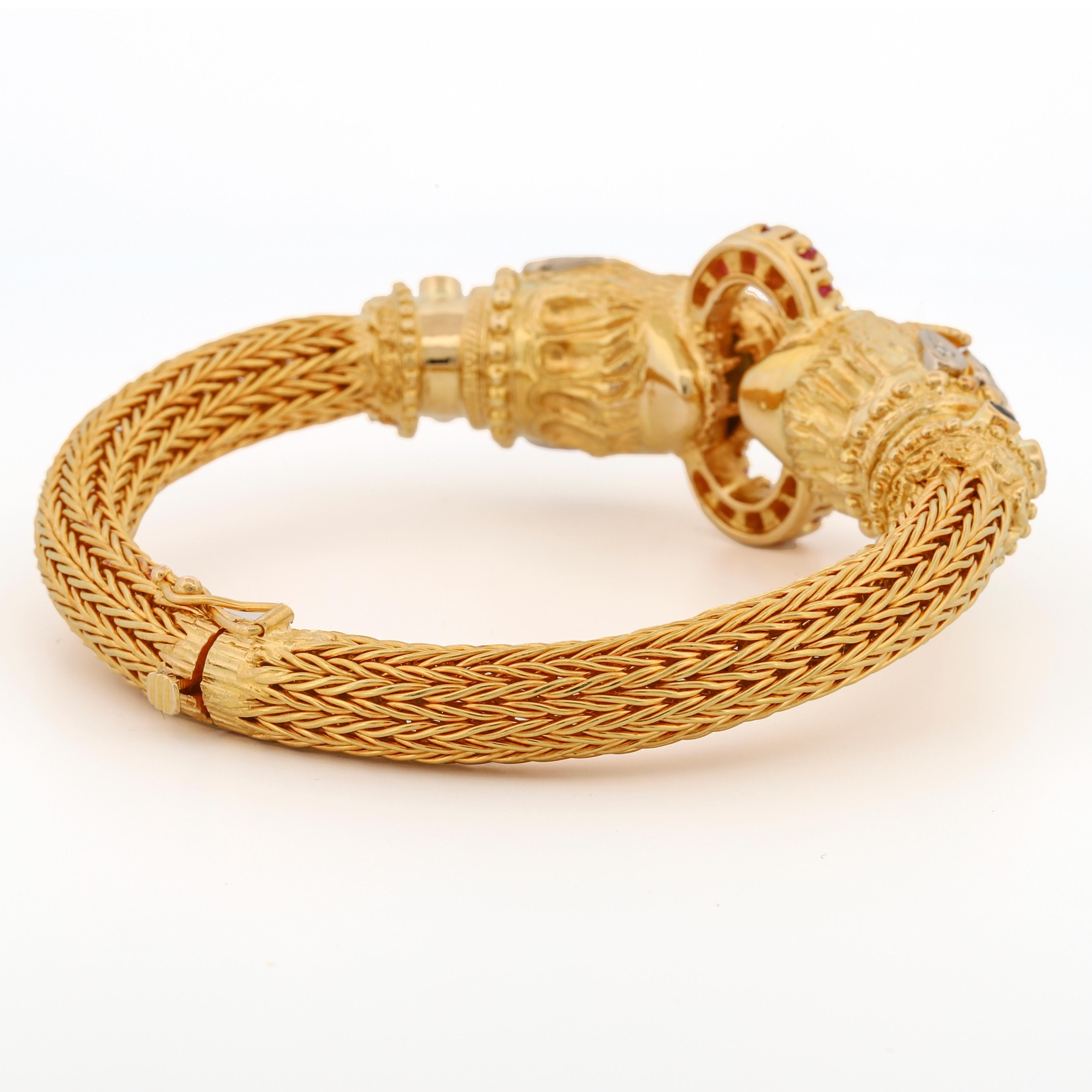 Retro Lalaounis Double Lion Head Bracelet in 18k Yellow Gold For Sale