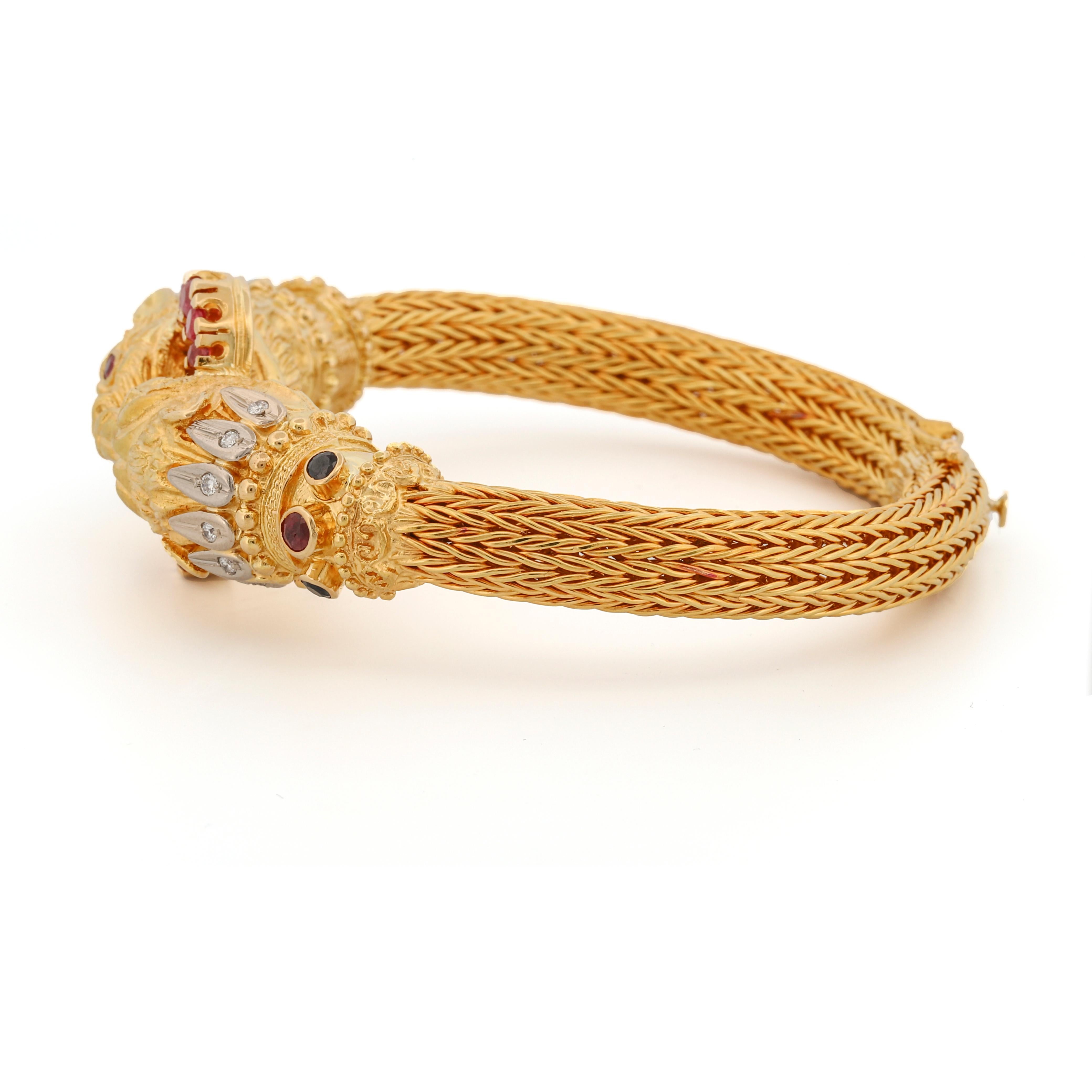Round Cut Lalaounis Double Lion Head Bracelet in 18k Yellow Gold For Sale