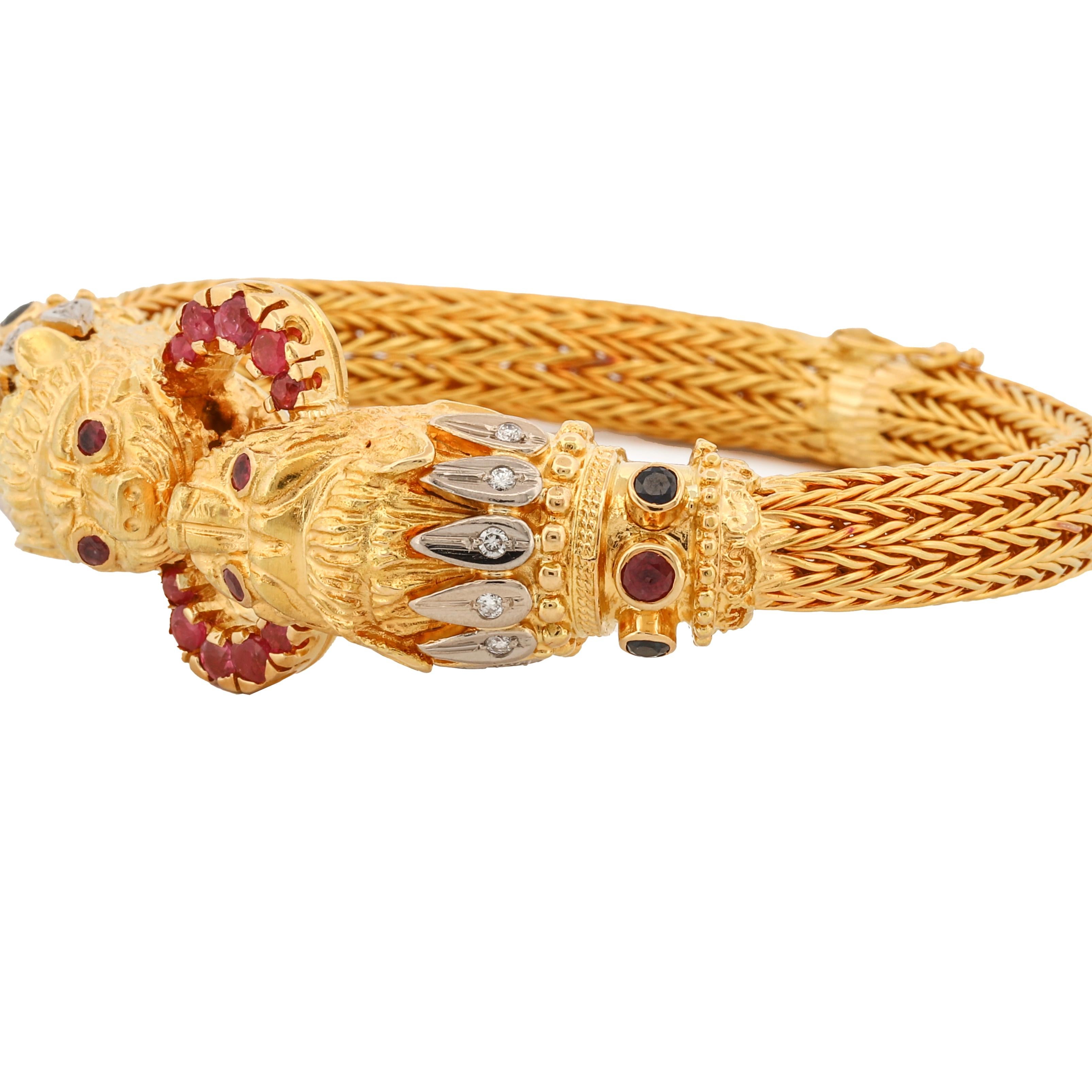 Lalaounis Bracelet à double tête de lion en or jaune 18 carats en vente 2