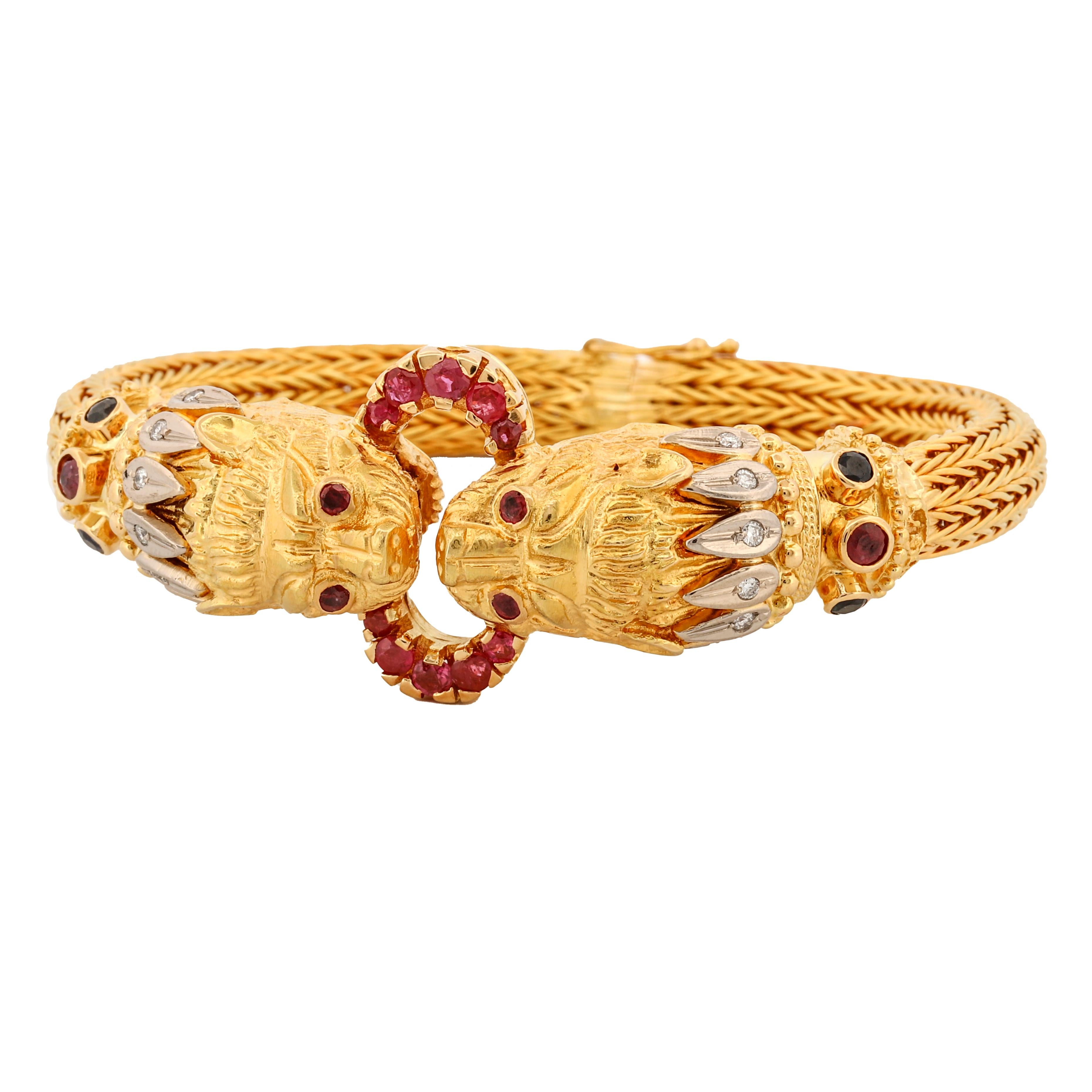 Women's Lalaounis Double Lion Head Bracelet in 18k Yellow Gold For Sale