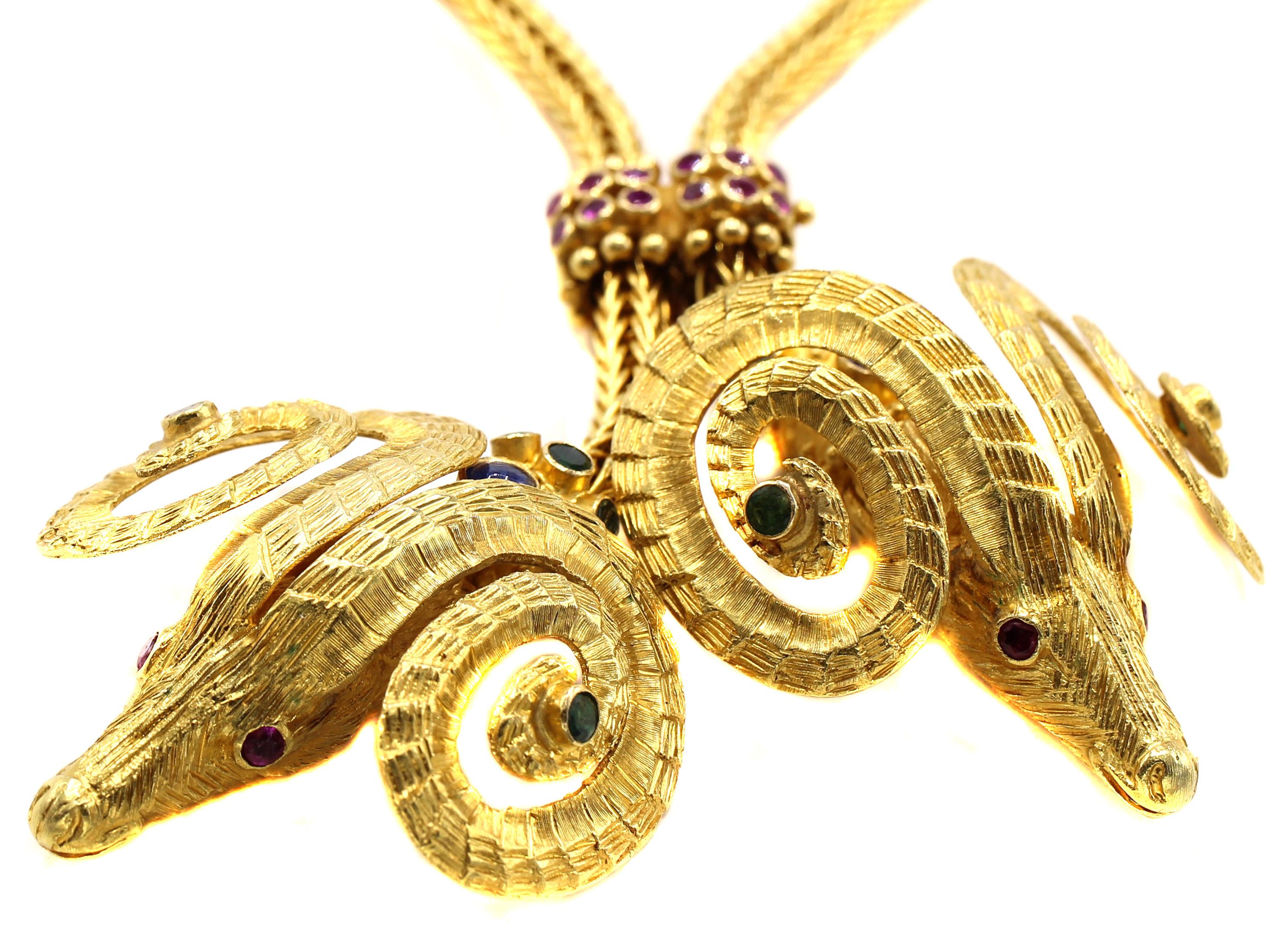 Lalaounis Doppelter Widderkopf Edelsteinbesatz 18 Karat Gold Halskette im Zustand „Hervorragend“ im Angebot in New York, NY