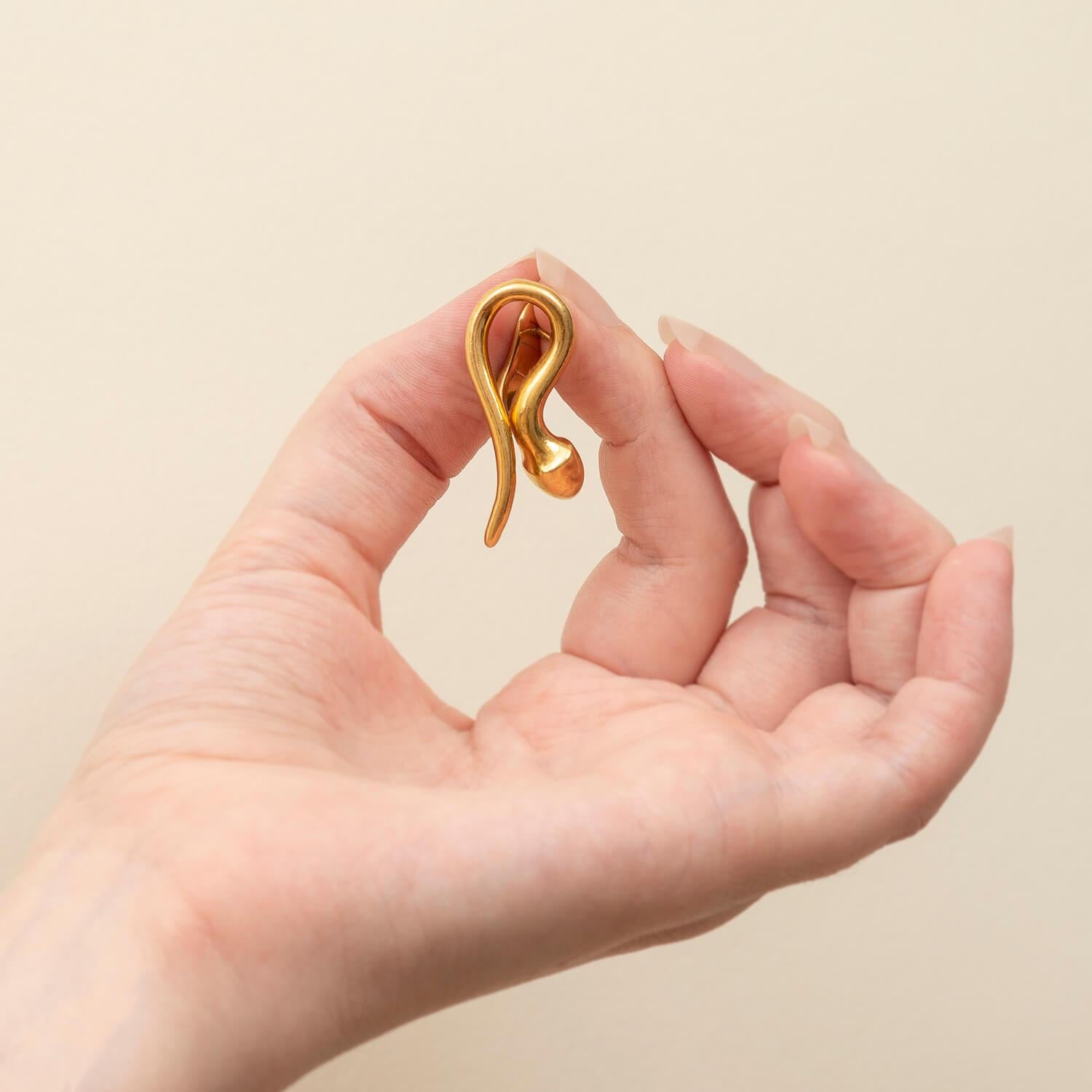 Orecchini a serpente astratto in oro 18k LALAOUNIS Estate In condizioni buone in vendita a Narberth, PA