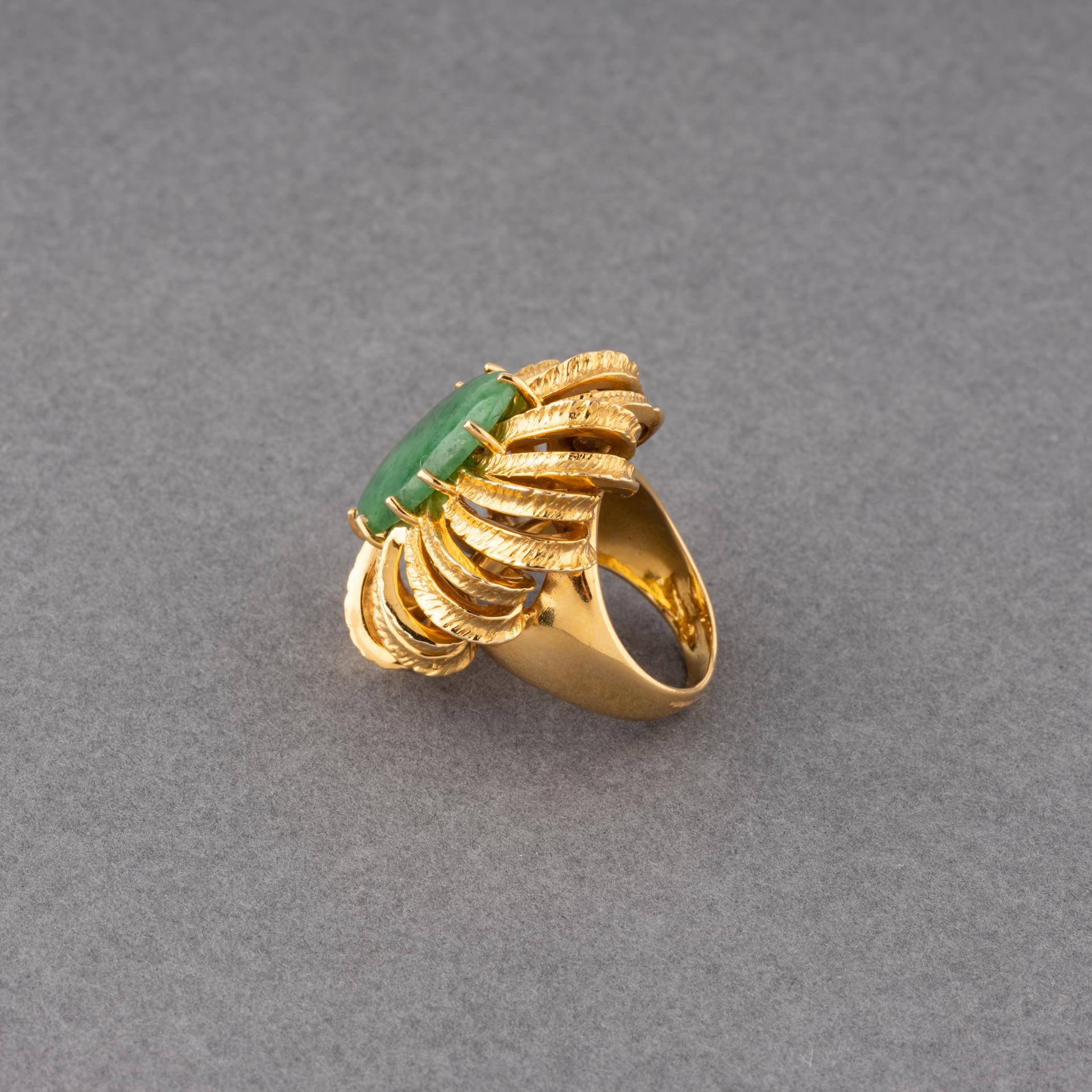 Lalaounis Gold and Jade Vintage Ring In Excellent Condition For Sale In Saint-Ouen, FR