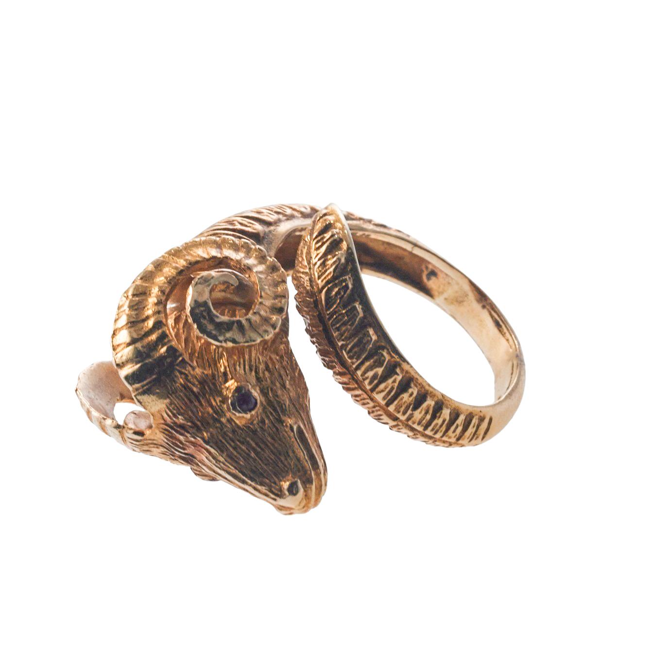 Lalaounis Griechenland Rubin-Gold-Ring mit Widderkopf im Zustand „Hervorragend“ im Angebot in New York, NY