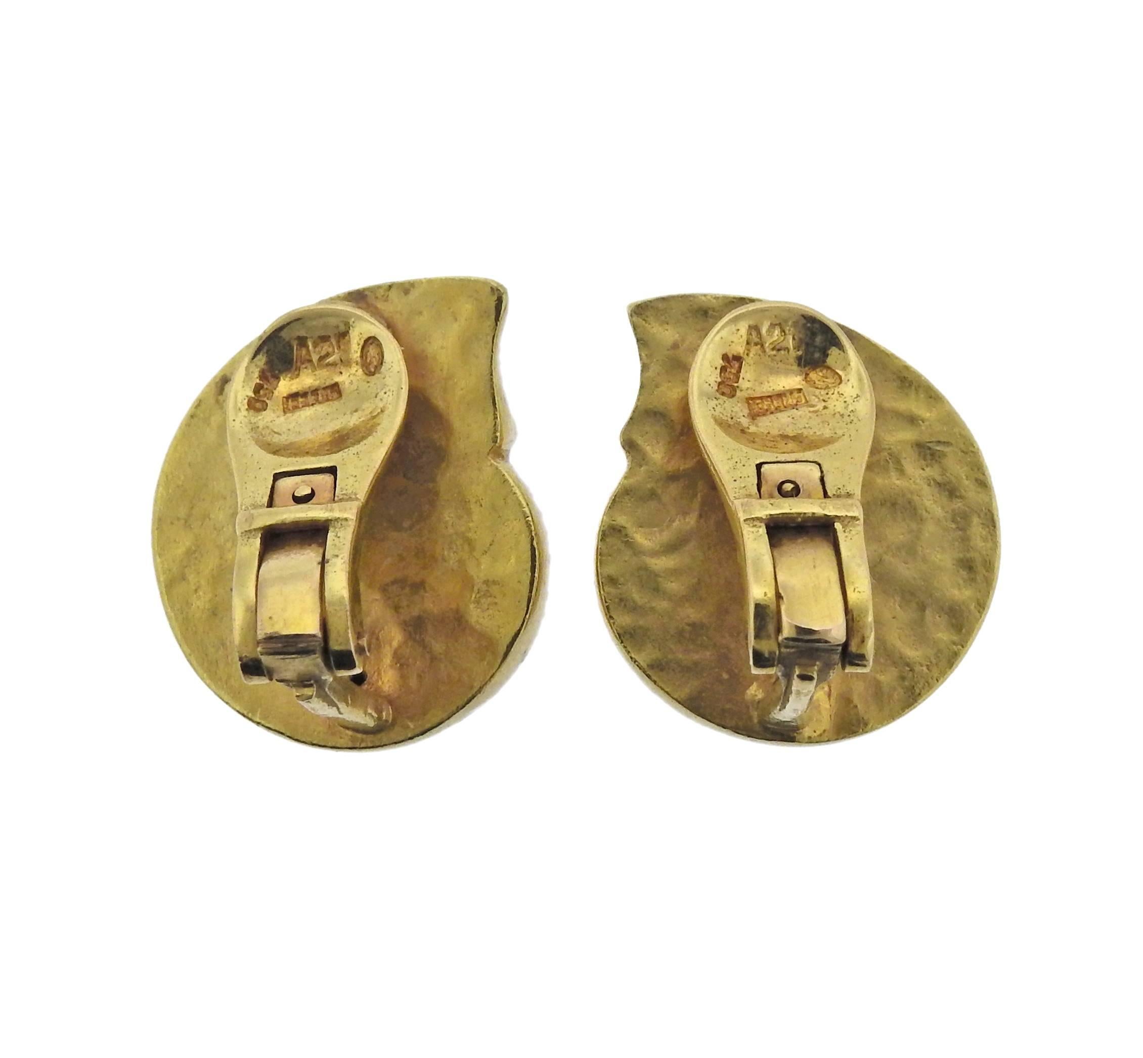 Lalaounis Greece Shell Motif Gold Earrings In Excellent Condition In Lambertville, NJ