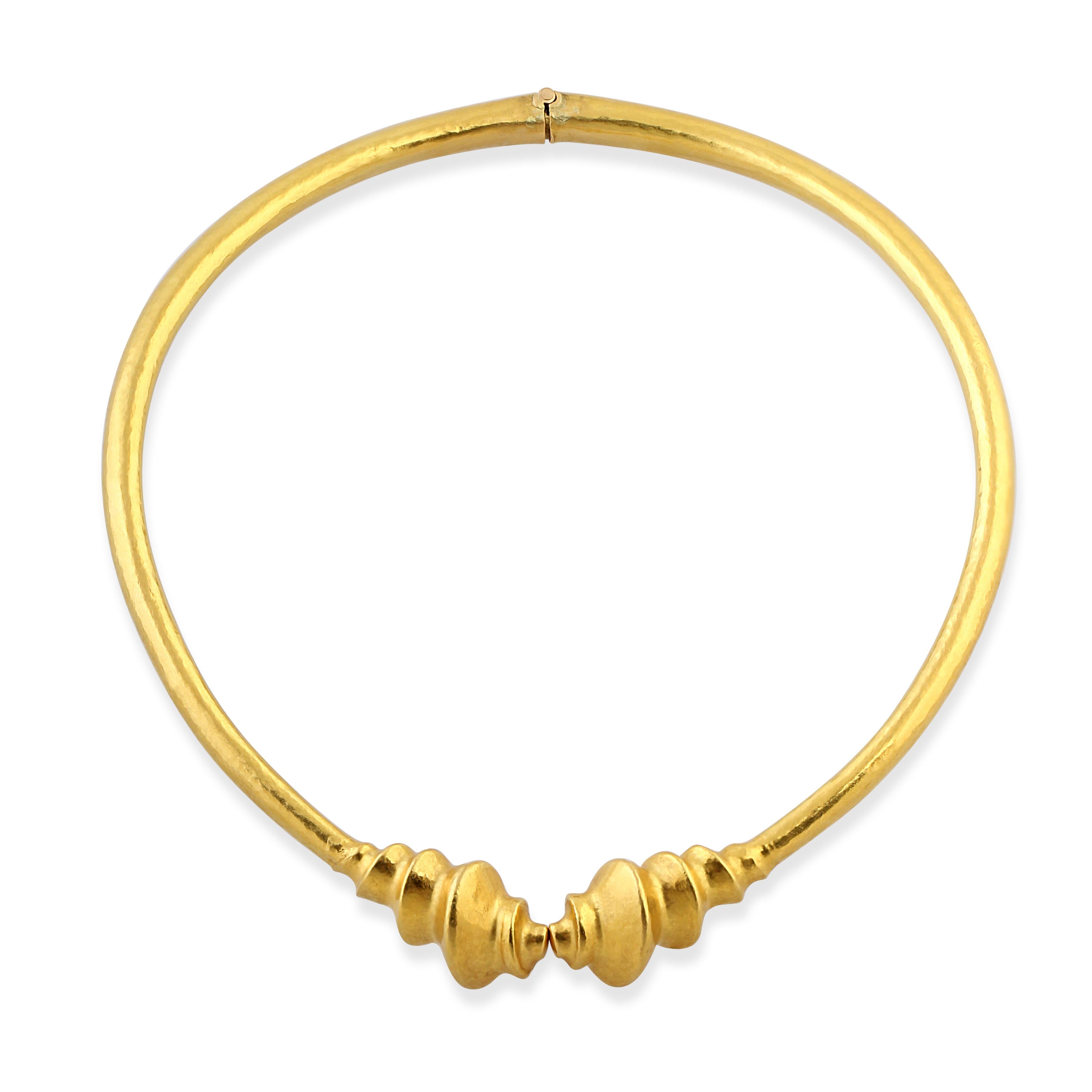Lalaounis, Halskette aus gehämmertem Gold mit Fackel im Zustand „Gut“ im Angebot in London, GB