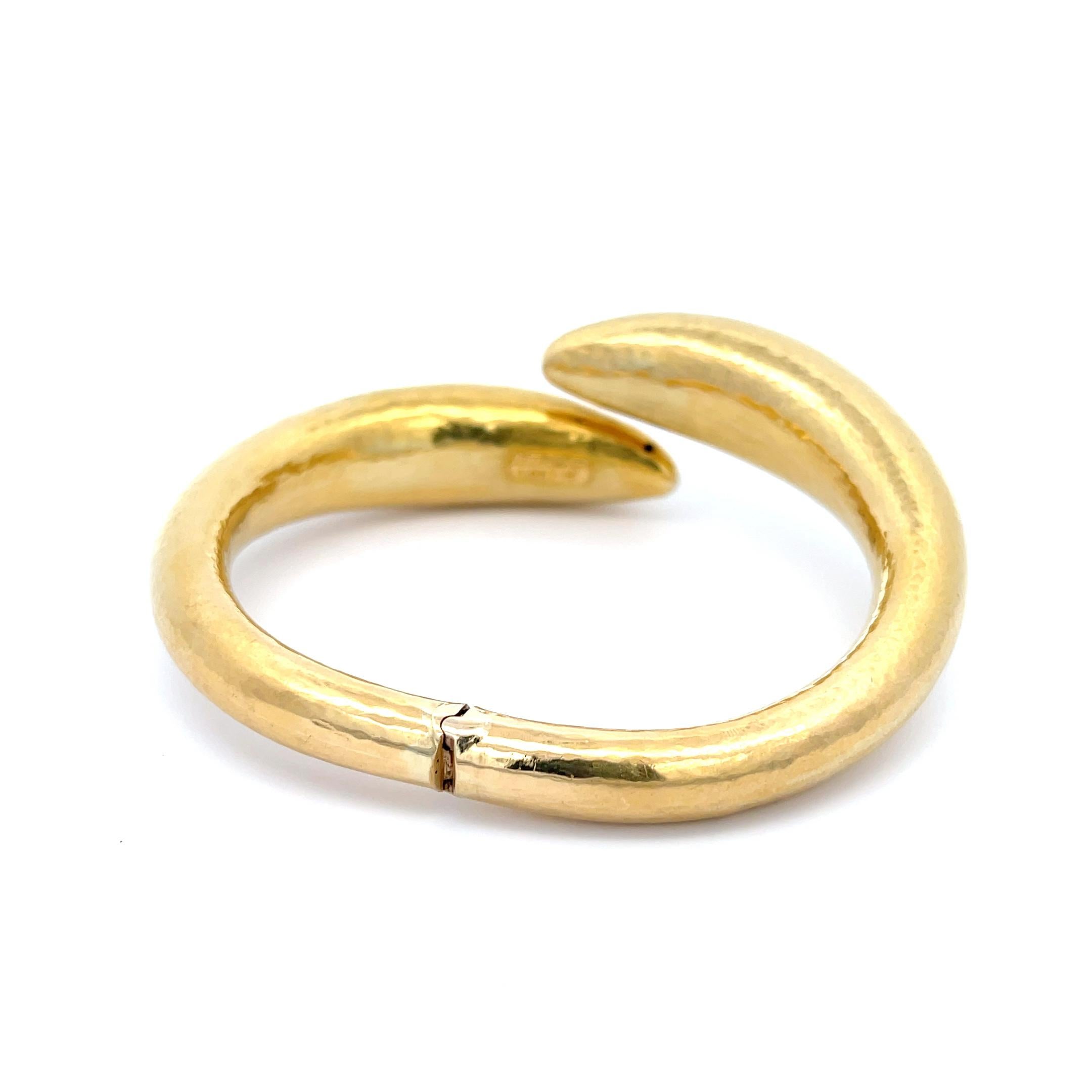 Lalaounis Hinged Cuff Bracelet 22K Yellow Gold In Excellent Condition For Sale In Dallas, TX