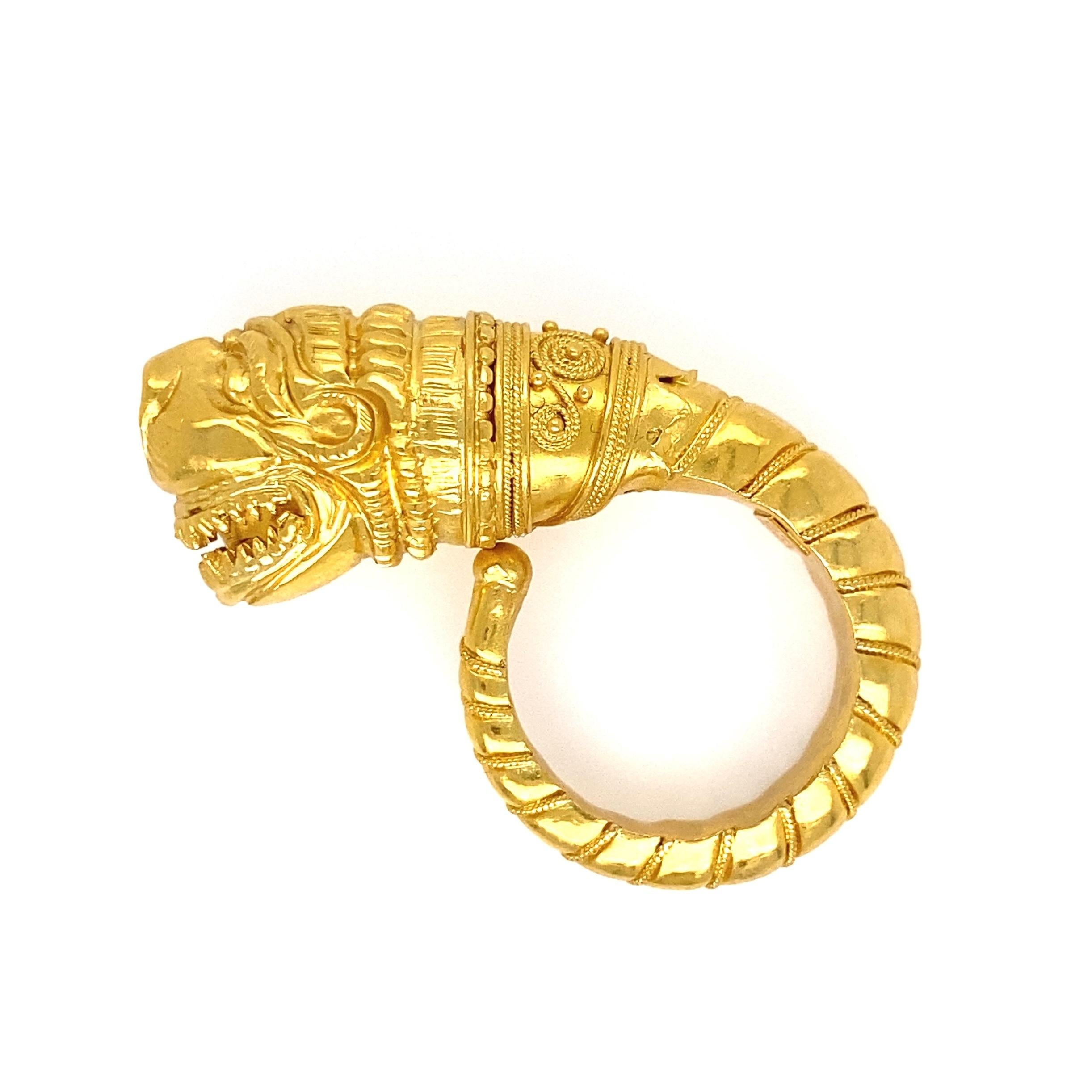 Lalaounis Iconic Ornate Dragon Gold Ring Estate Fine Jewelry In Excellent Condition In Montreal, QC