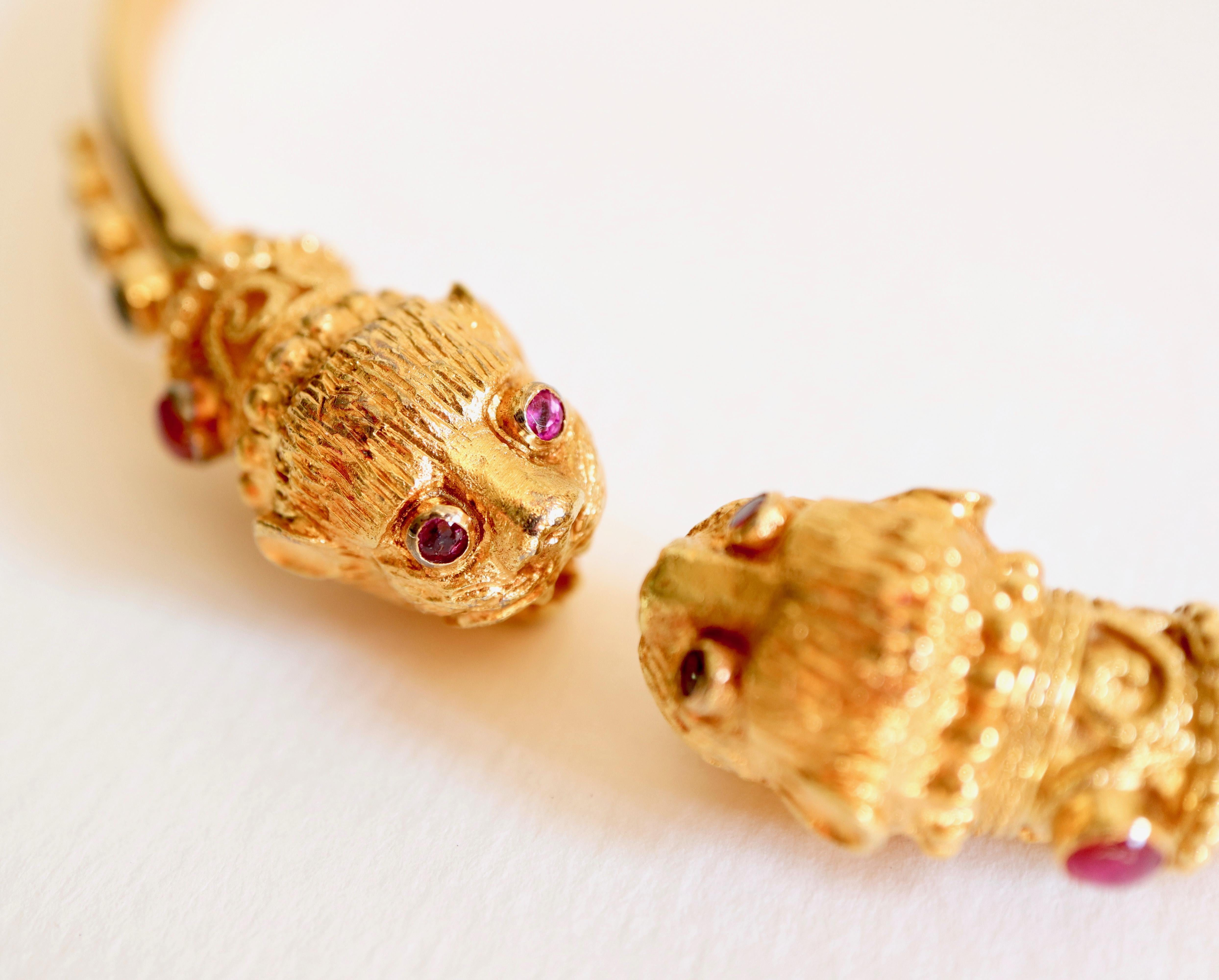 Collana Lalaounis in oro giallo 18 Kt con zaffiri e rubini e teste di leone in vendita 6
