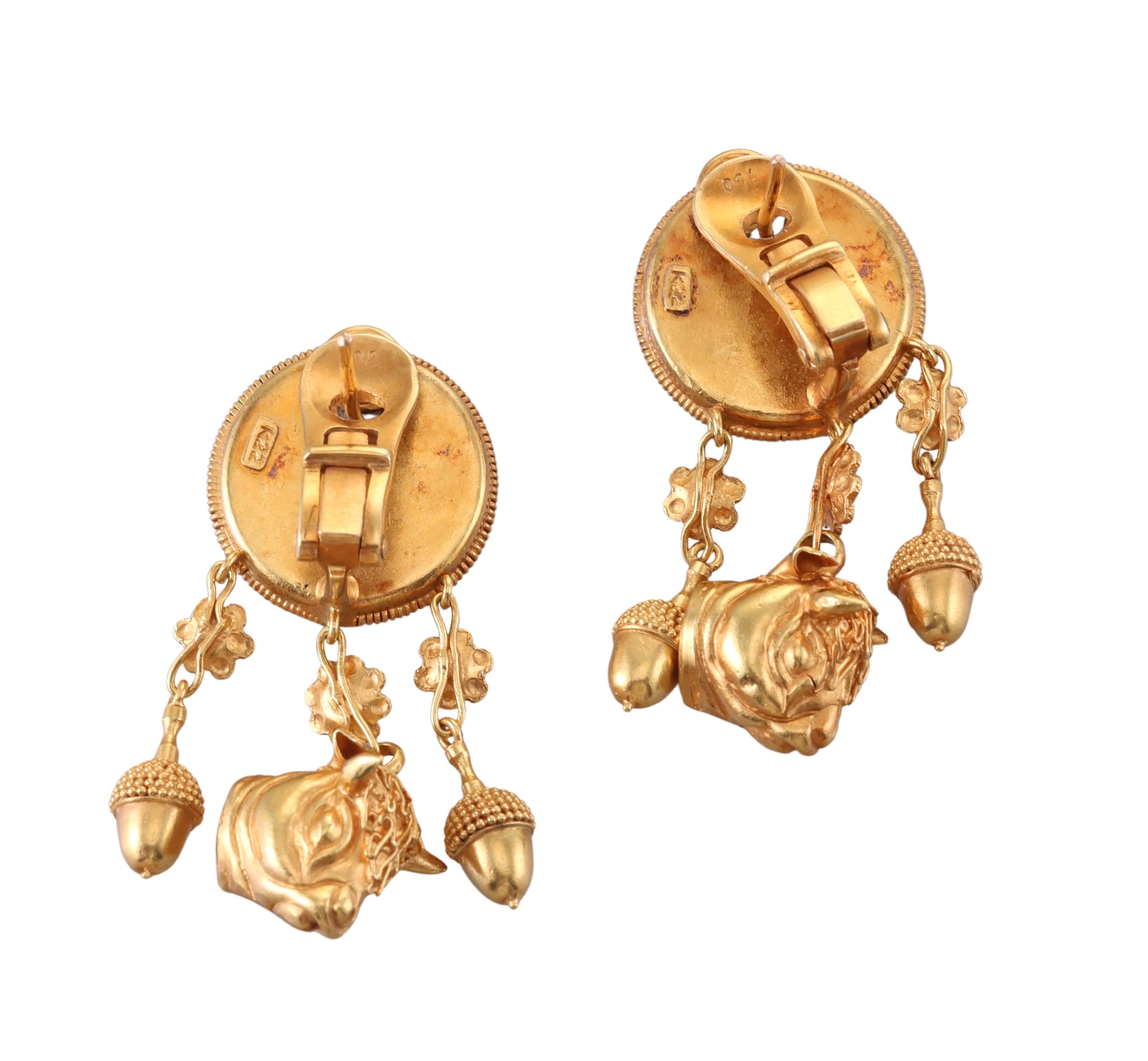 Lalaounis of Greece Etruscan Revival Acorn Bull Earrings In Excellent Condition For Sale In New York, NY
