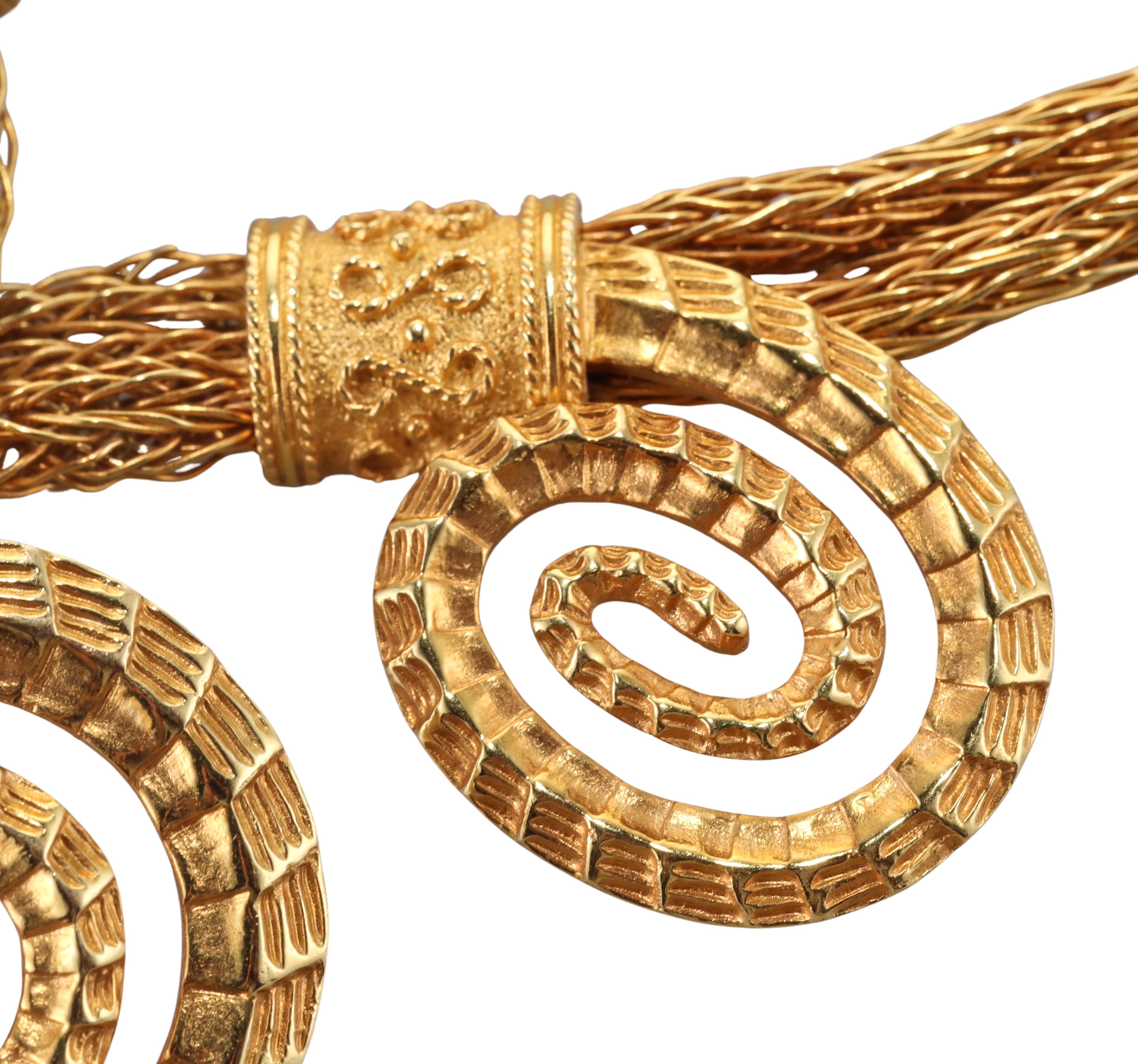 Lalaounis de Grèce, collier pendentif tête de bélier en or et rubis en vente 2