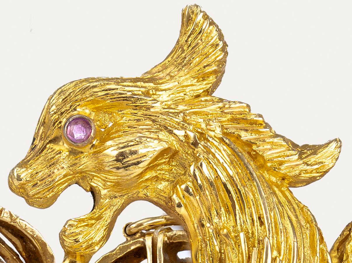 Lalaounis Ruby Dragon Head Yellow Gold Bangle Bracelet Grèce Circa 1970 Excellent état - En vente à Lisboa, PT