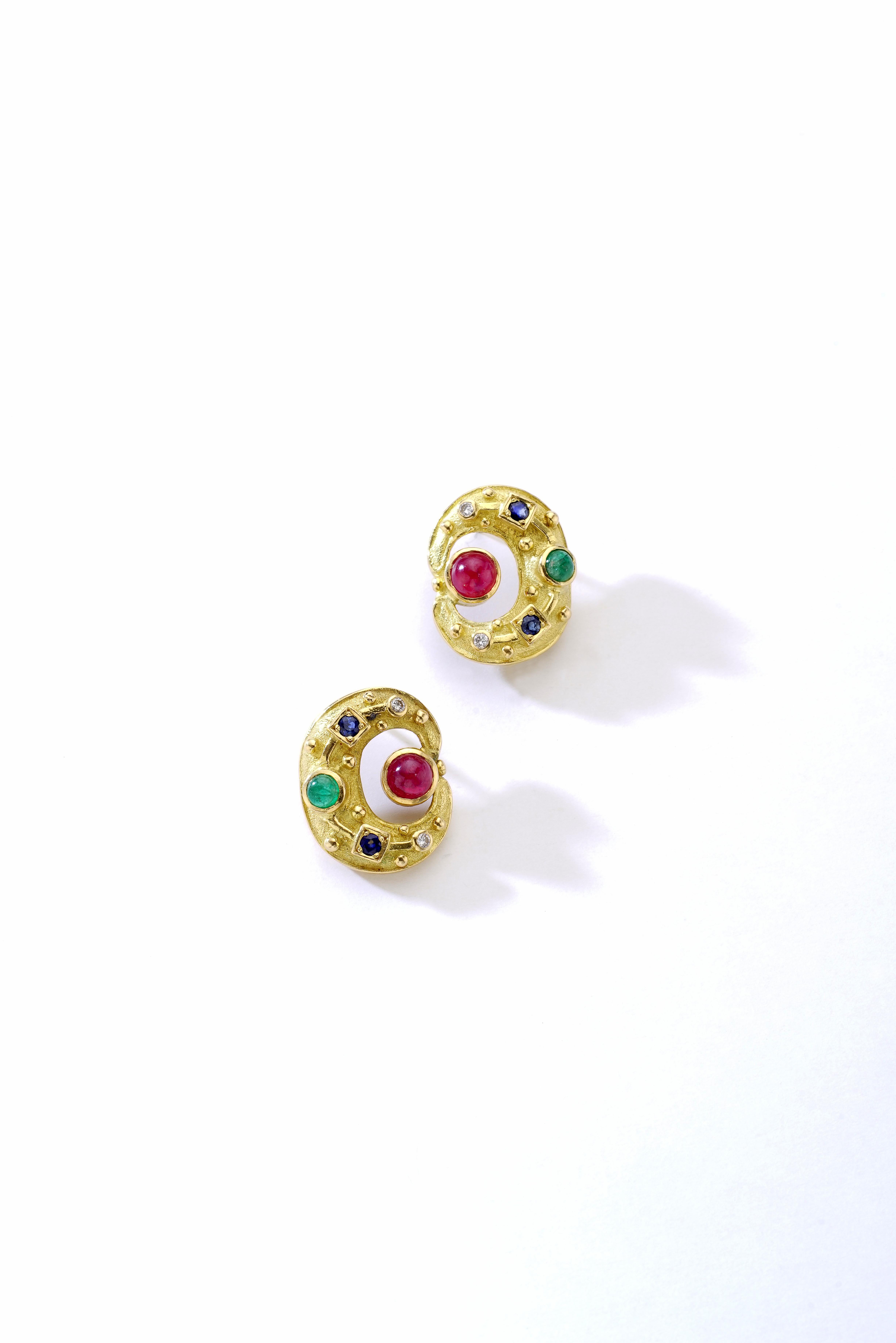 Lalaounis Ruby Emerald Sapphire yellow gold Earrings. 
Greek work. Circa 1980.

Total height: 0.79 inch (2.00 centimeters).
Total width: 0.59 inch (1.50 centimeters).

Former property of a French Lady.
