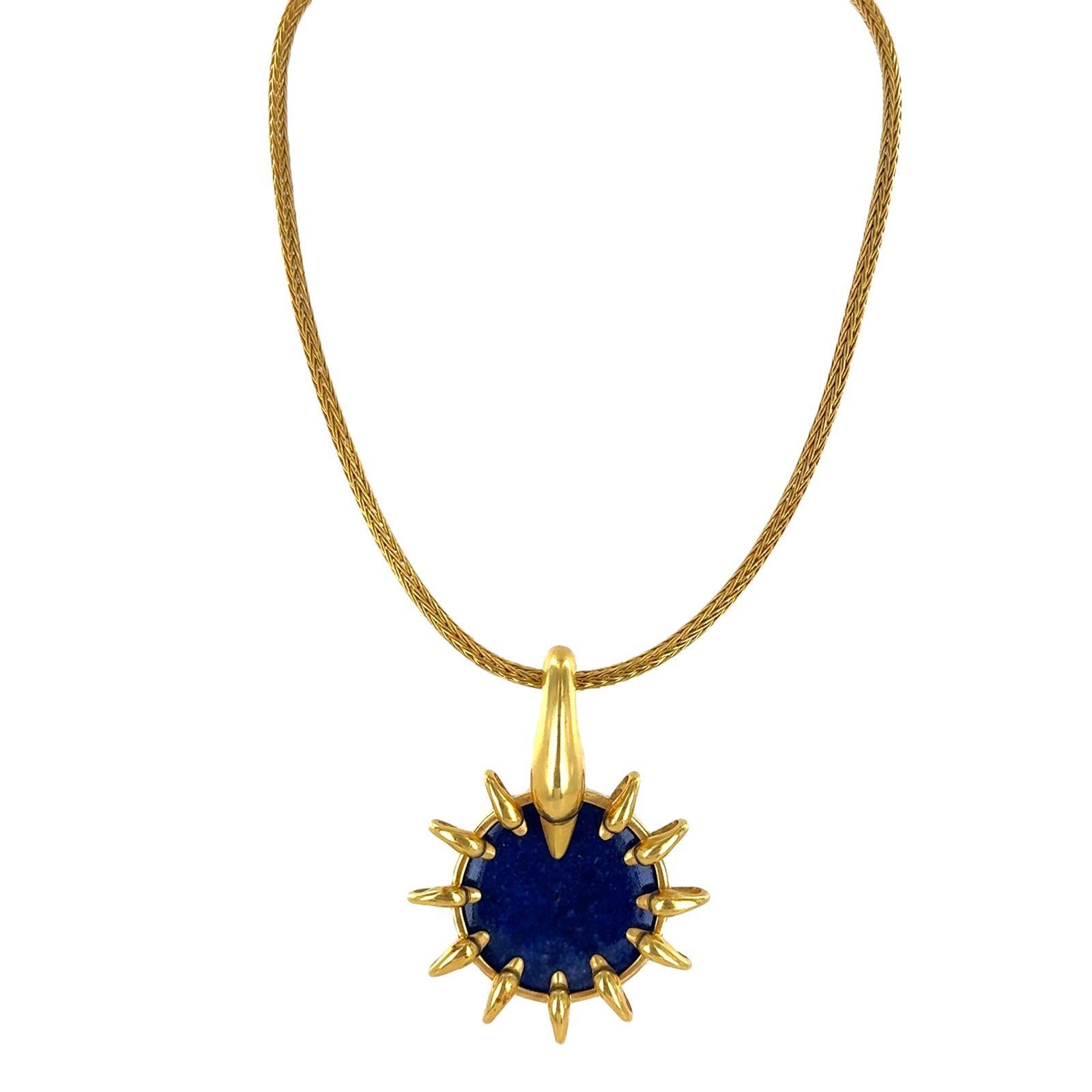 Lalaounis Sodalite Swan 21 Karat Yellow Gold Disc Pendant Necklace Modern In Excellent Condition In Boca Raton, FL
