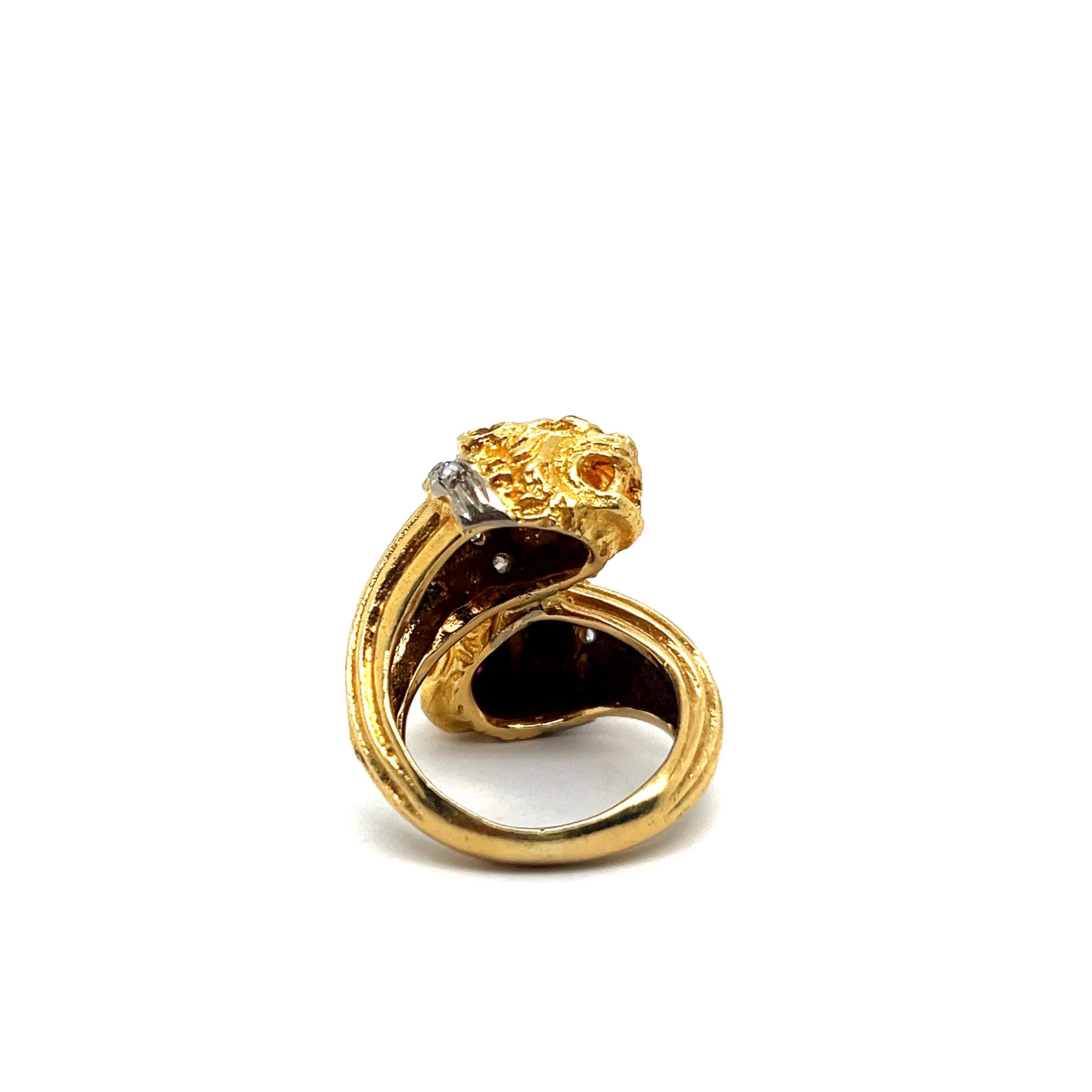 Lalaounis Two-Headed Lion Ring with Rubies & Diamonds 18 Karat Yellow Gold For Sale 1