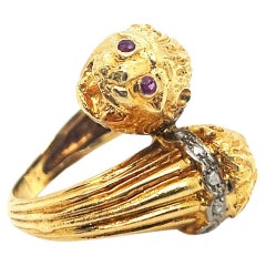 Lalaounis Bague lion à deux têtes avec rubis et diamants Or jaune 18 carats