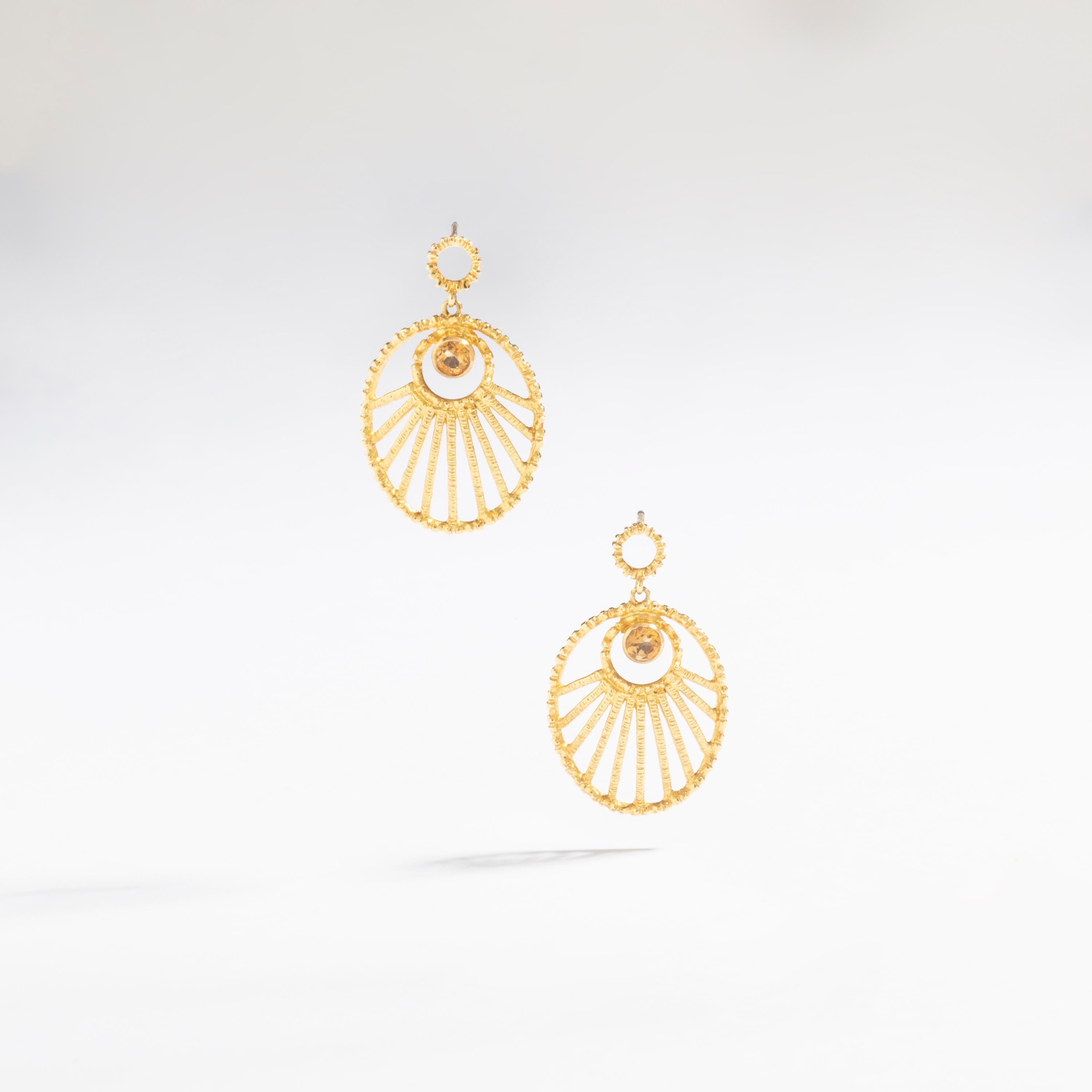 Boucles d'oreilles Lalaounis en or jaune 18 carats Excellent état - En vente à Geneva, CH