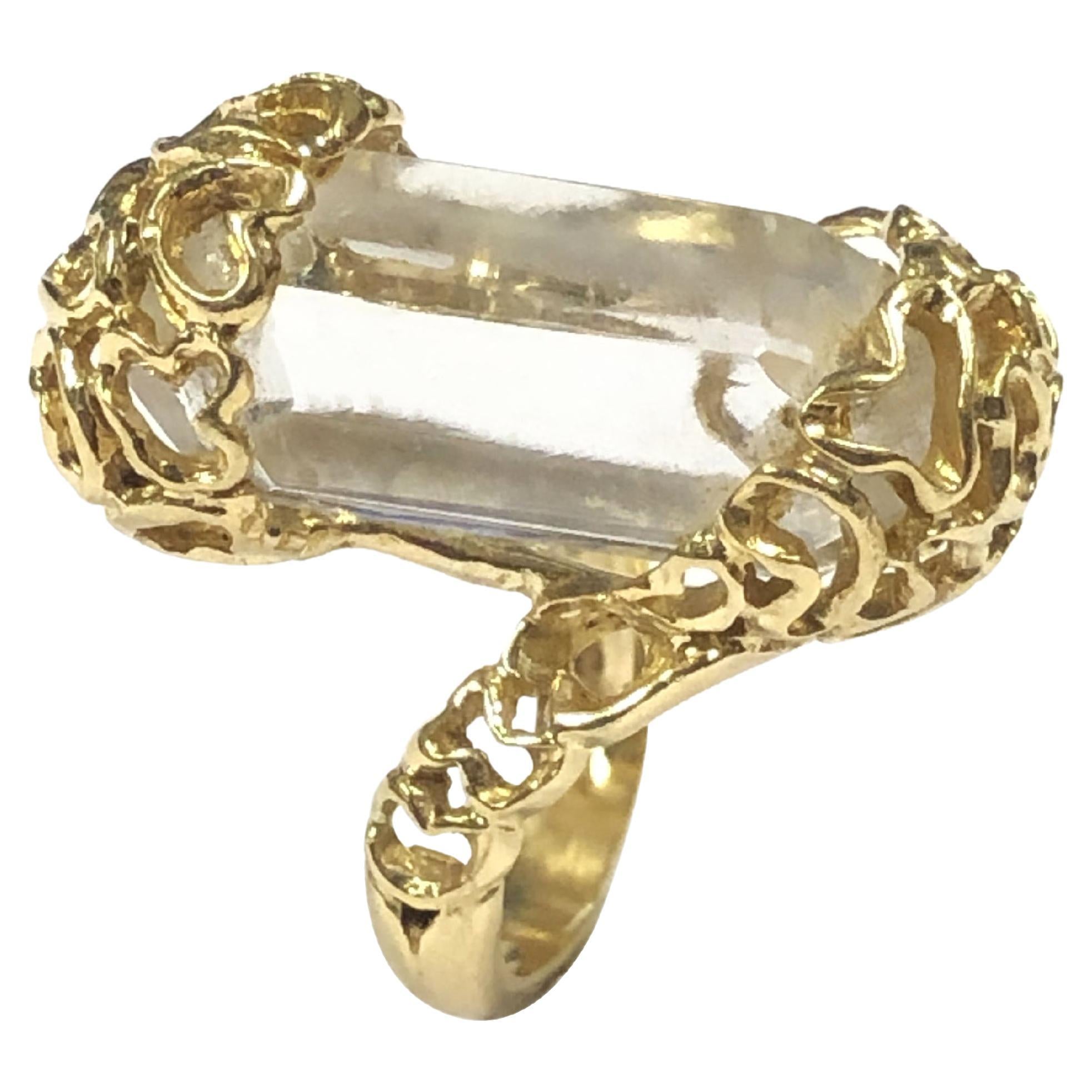 Modernistischer Ring aus Gelbgold und Bergkristall von LaLaounis (Gewalkt) im Angebot