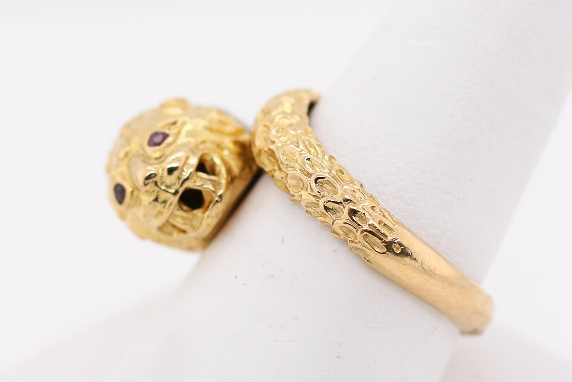 Modern Lalaounis Yellow Gold Diamond Lion Ring For Sale